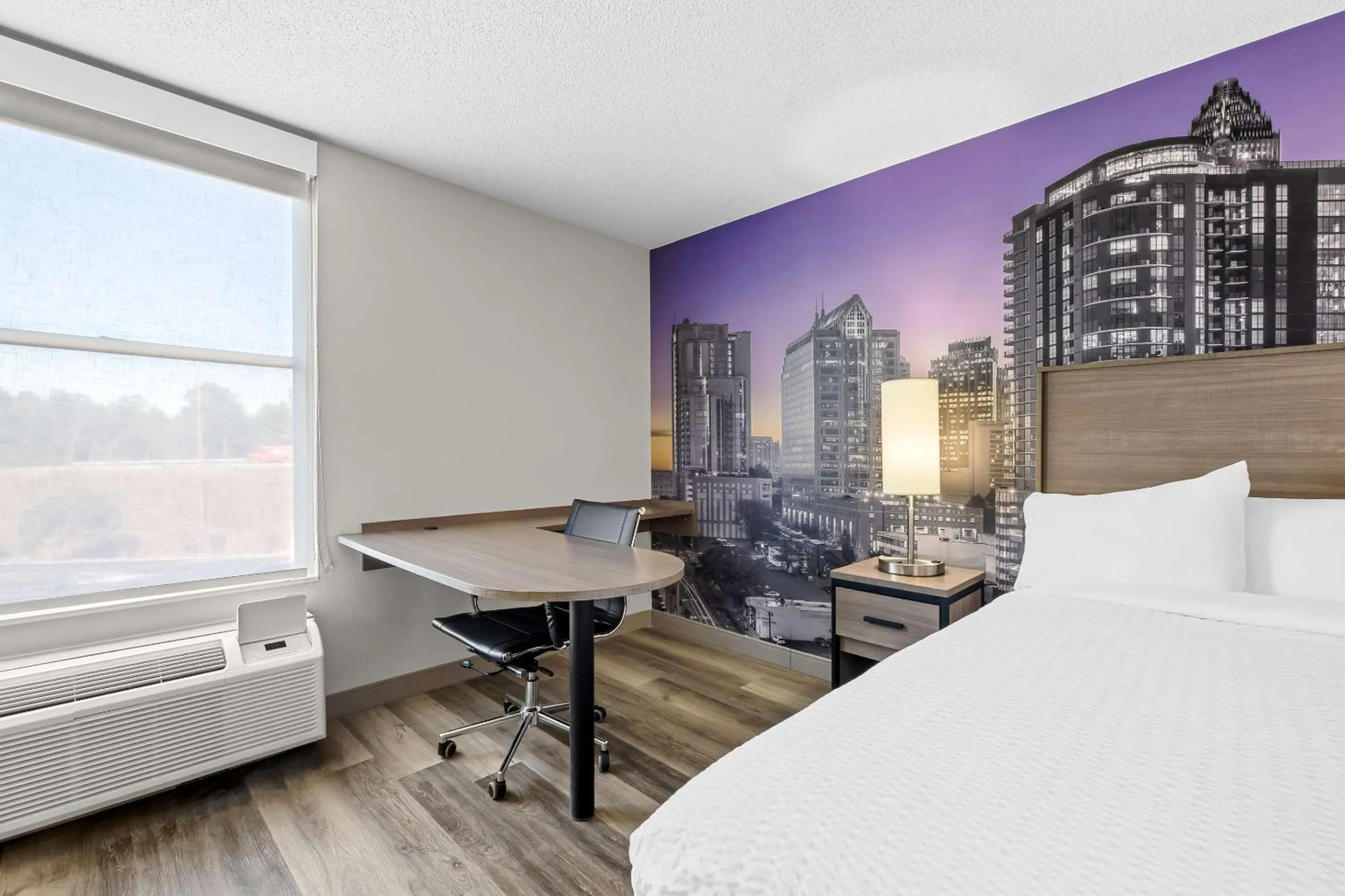 Bedroom in Clarion Pointe I-85 High Point - Archdale