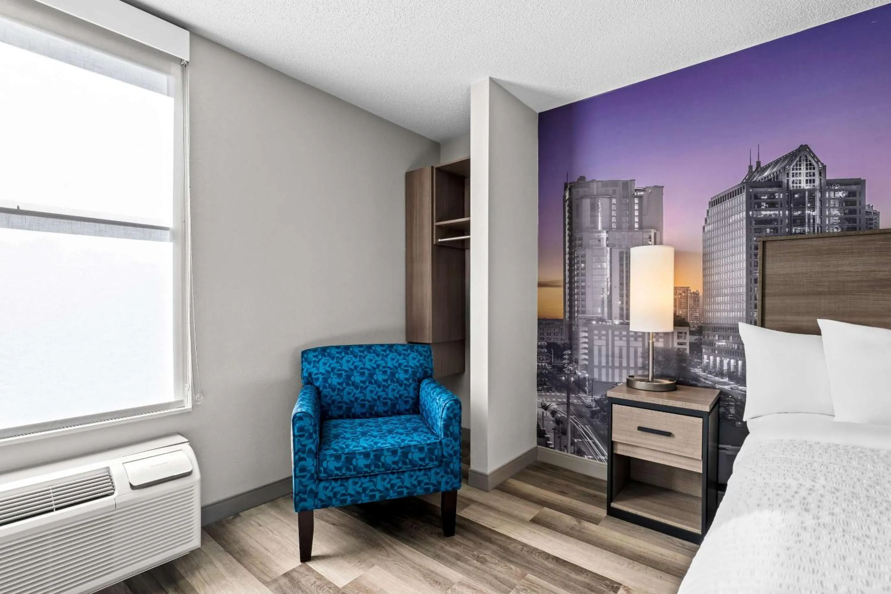 Bedroom in Clarion Pointe I-85 High Point - Archdale