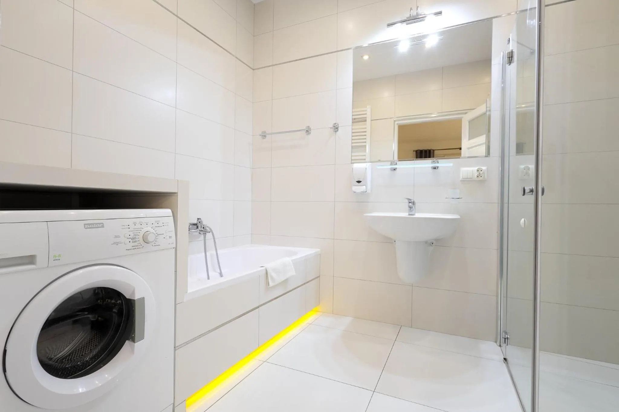 Shower in Dworek Różany Hotel & Restauracja