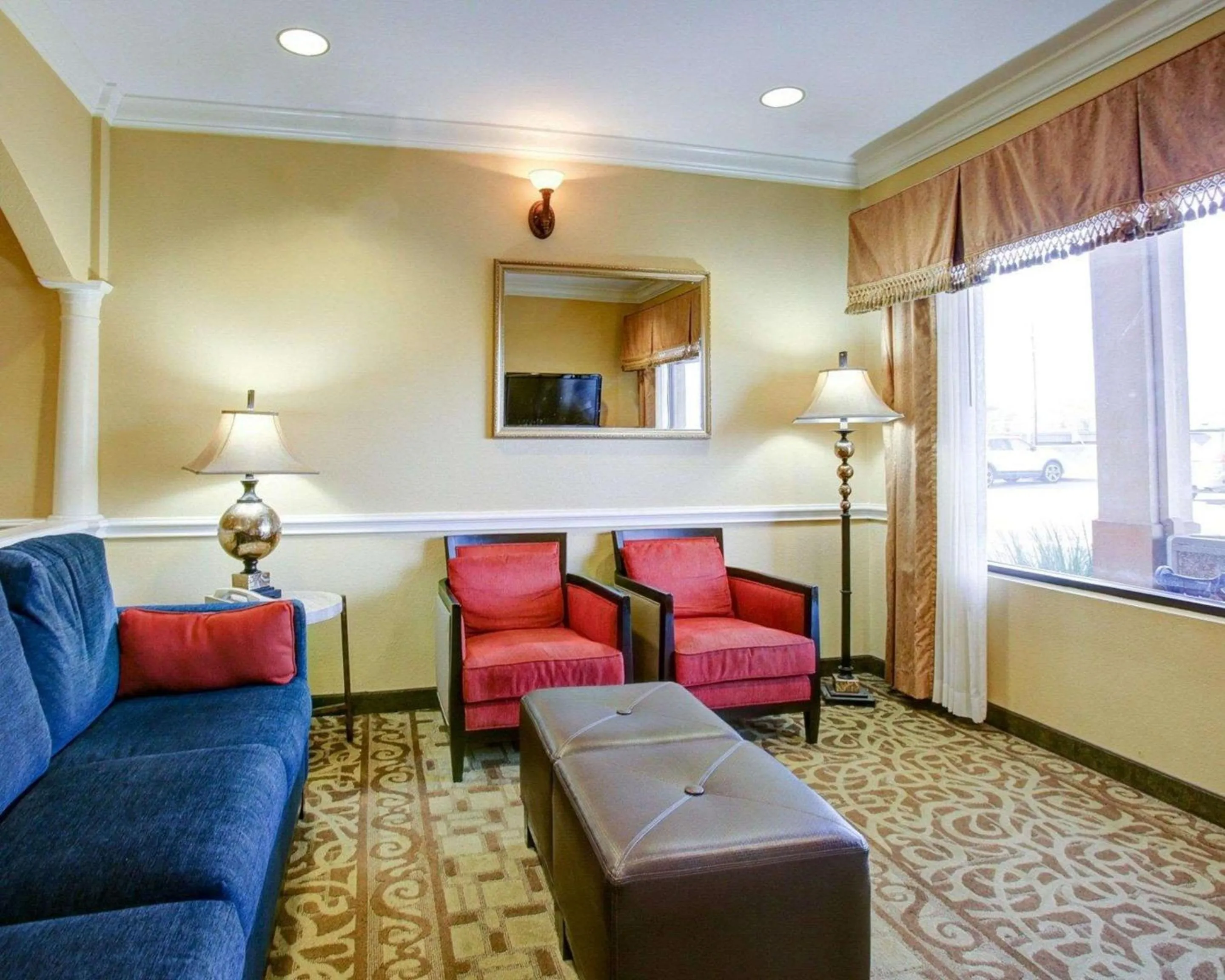 Lobby or reception in Comfort Suites Brenham