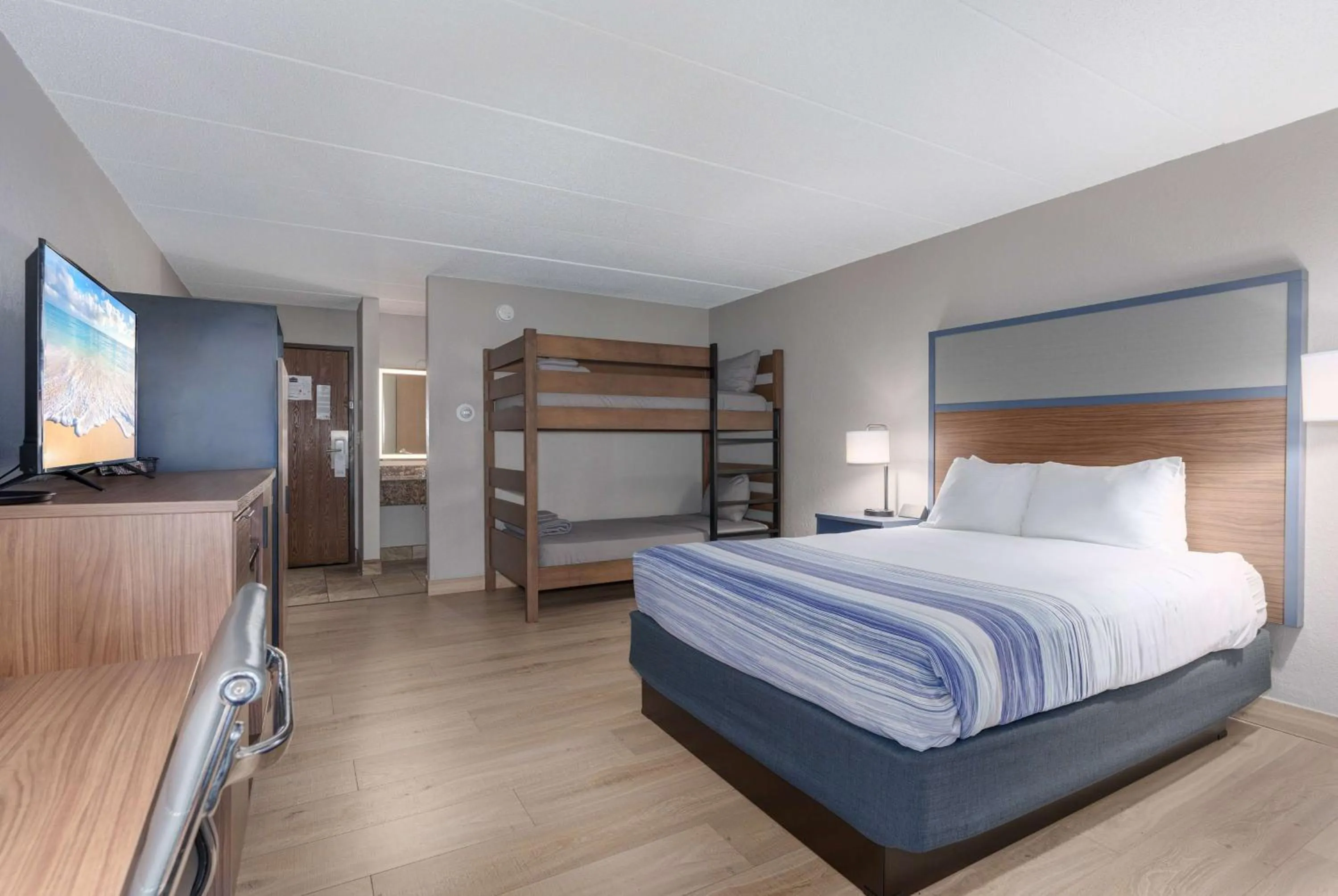 Photo of the whole room, Bed in AmericInn by Wyndham New Richmond