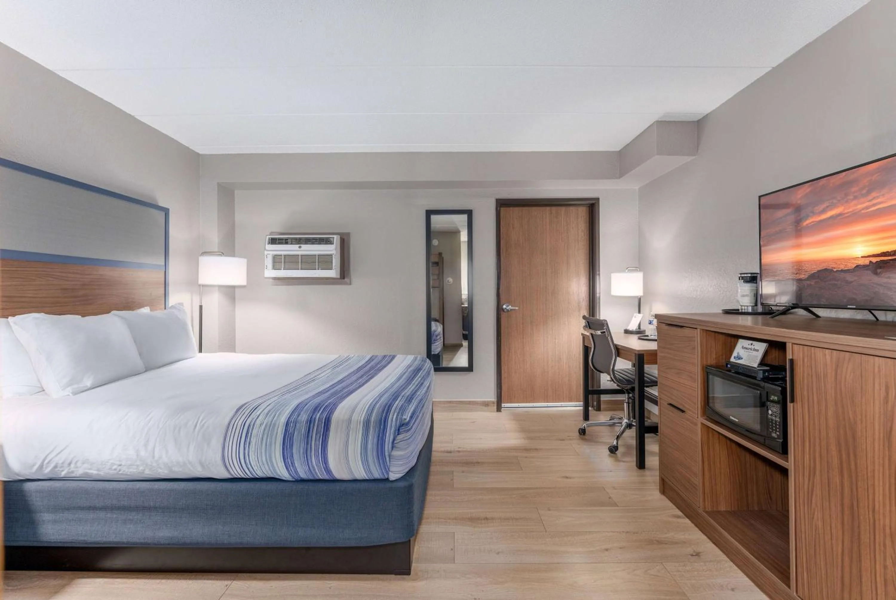 Photo of the whole room, Bed in AmericInn by Wyndham New Richmond