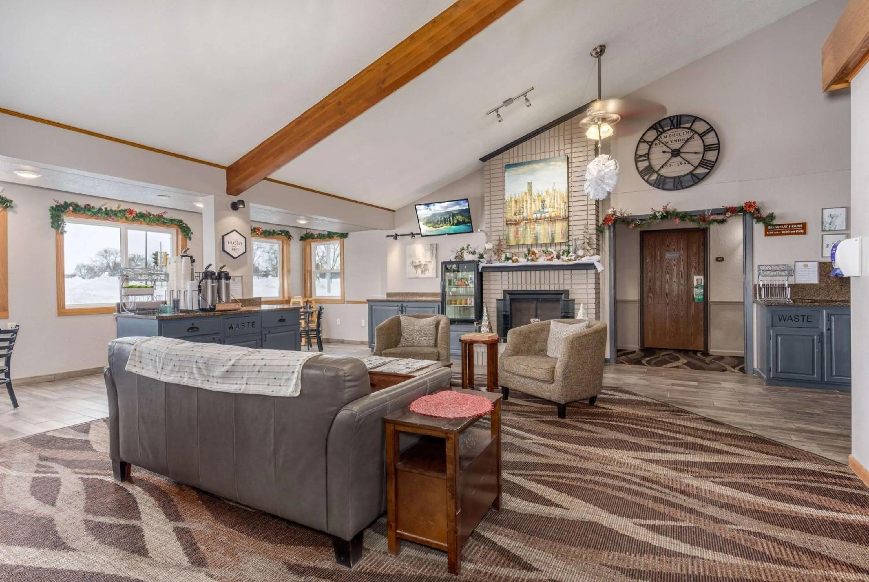 Lobby or reception in AmericInn by Wyndham New Richmond