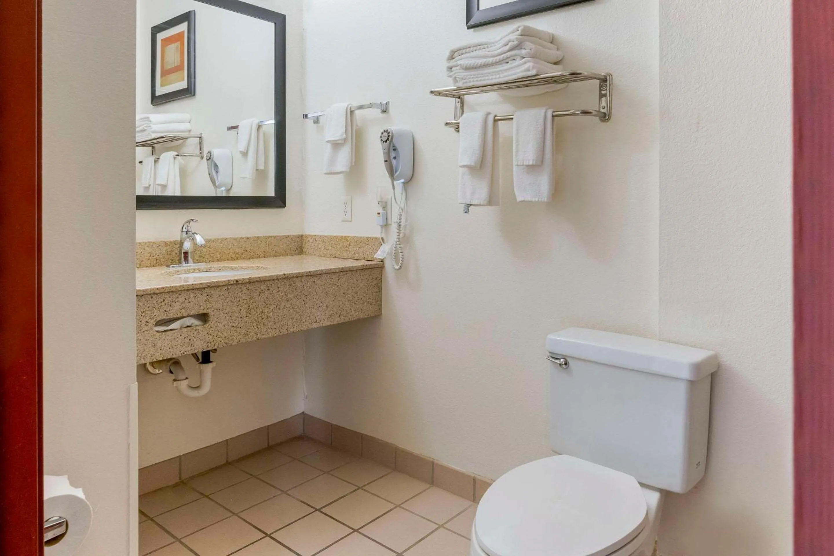 Bedroom in Quality Suites La Grange