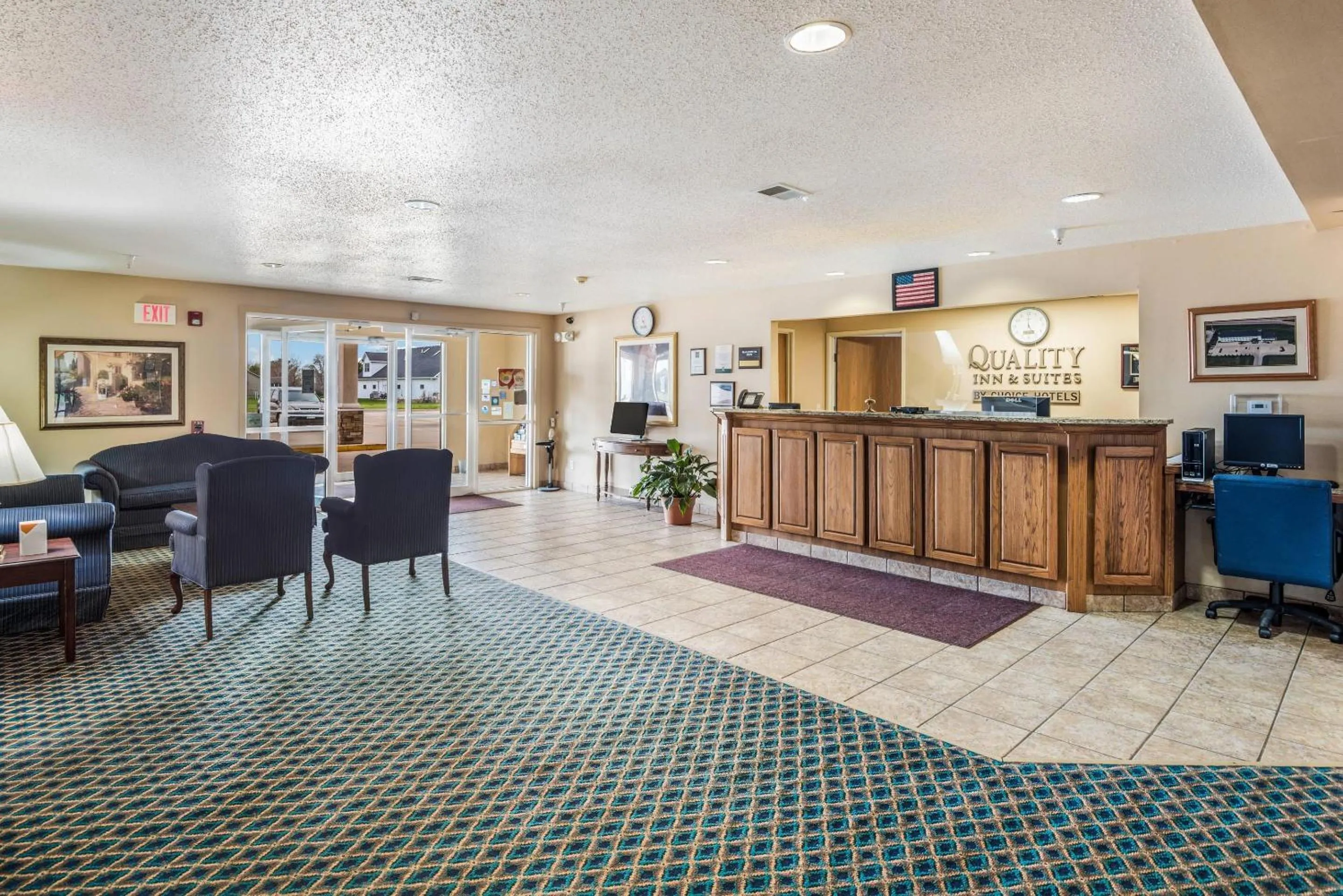 Lobby or reception in Quality Inn & Suites Eldridge Davenport North