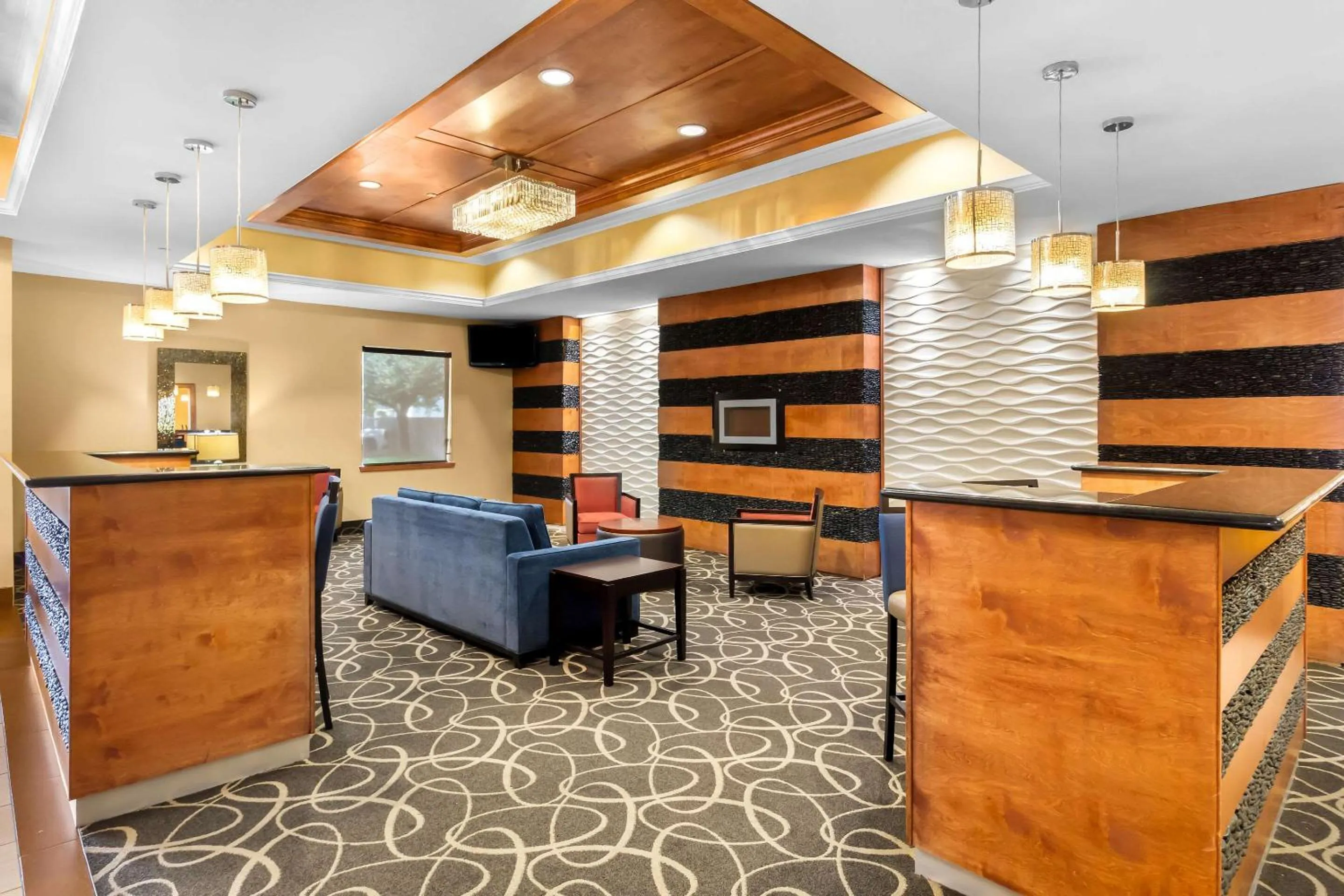Lobby or reception in Comfort Suites at Katy Mills