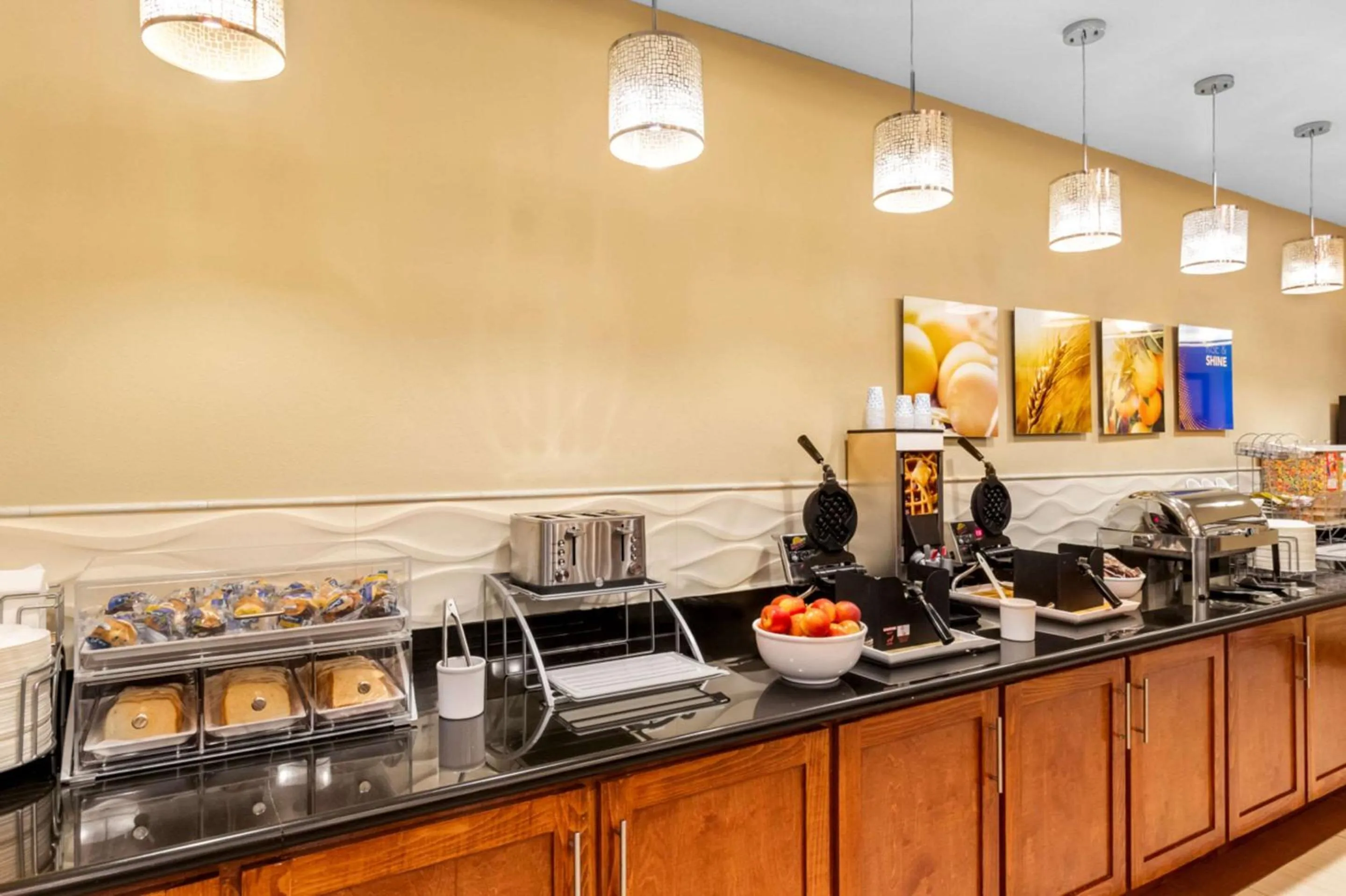 Breakfast in Comfort Suites at Katy Mills