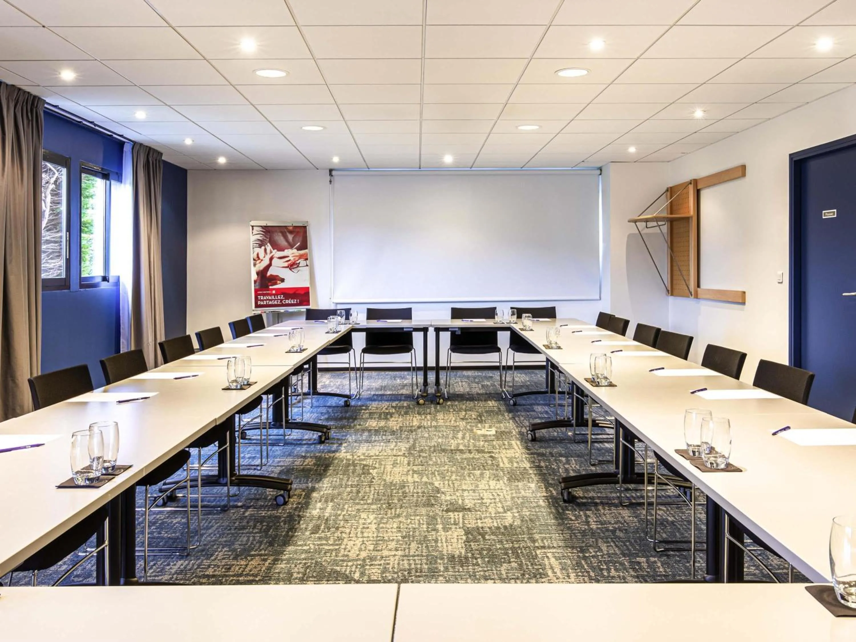 Meeting/conference room in ibis Quimperle