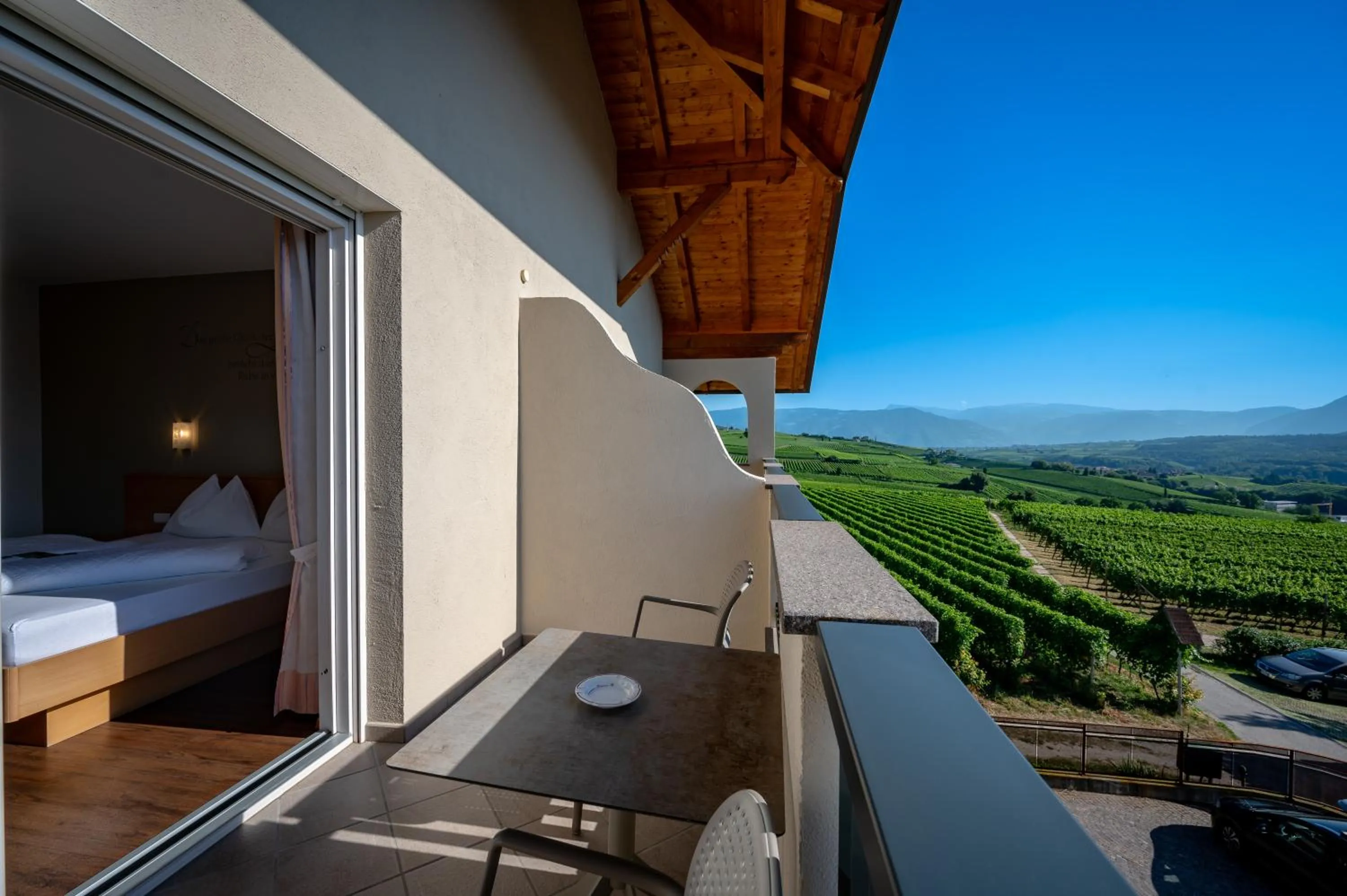 Swimming pool, Bed in Garni Hotel Peterlinhof