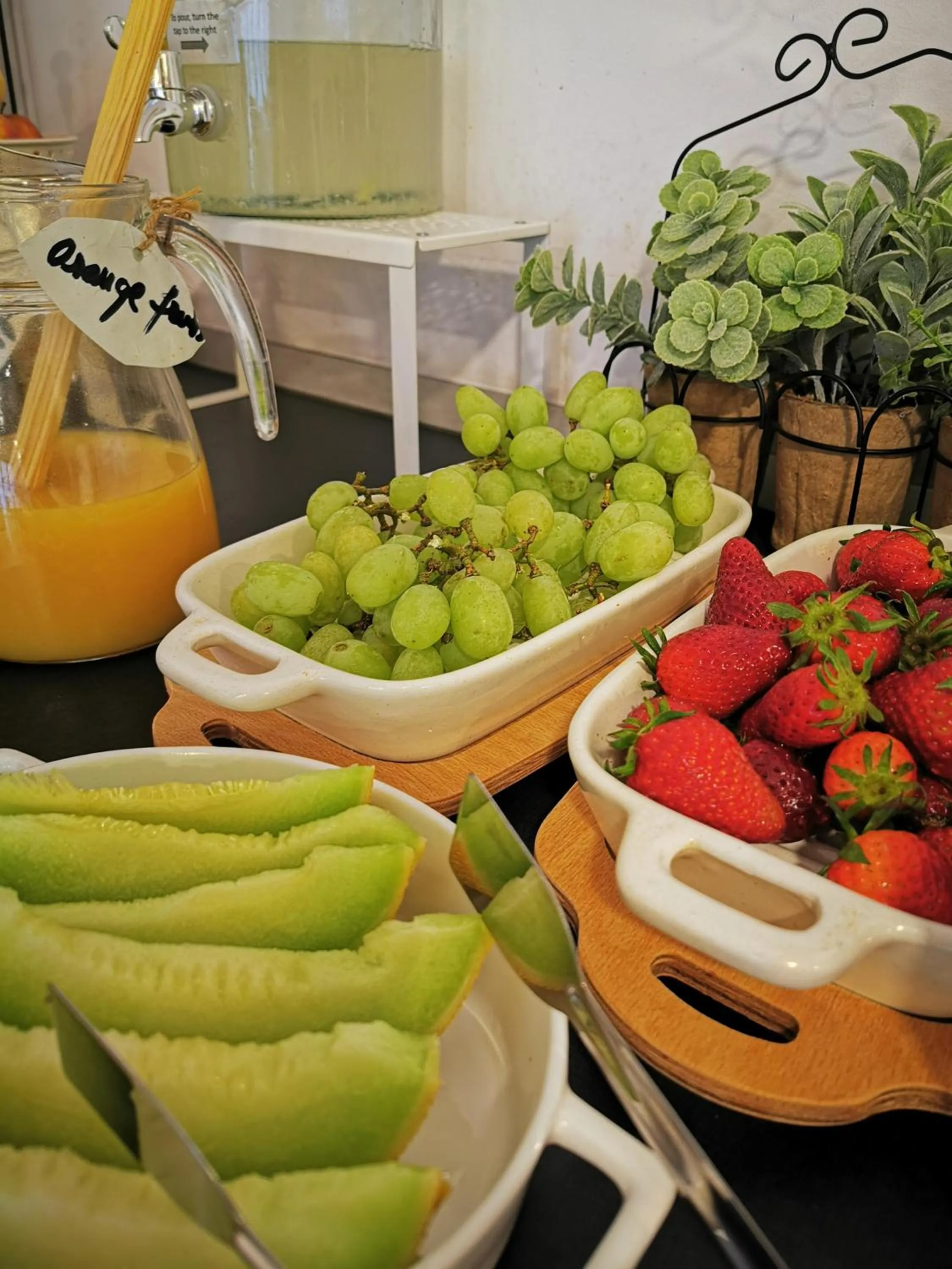 Food and drinks in YMY Boutique Residence