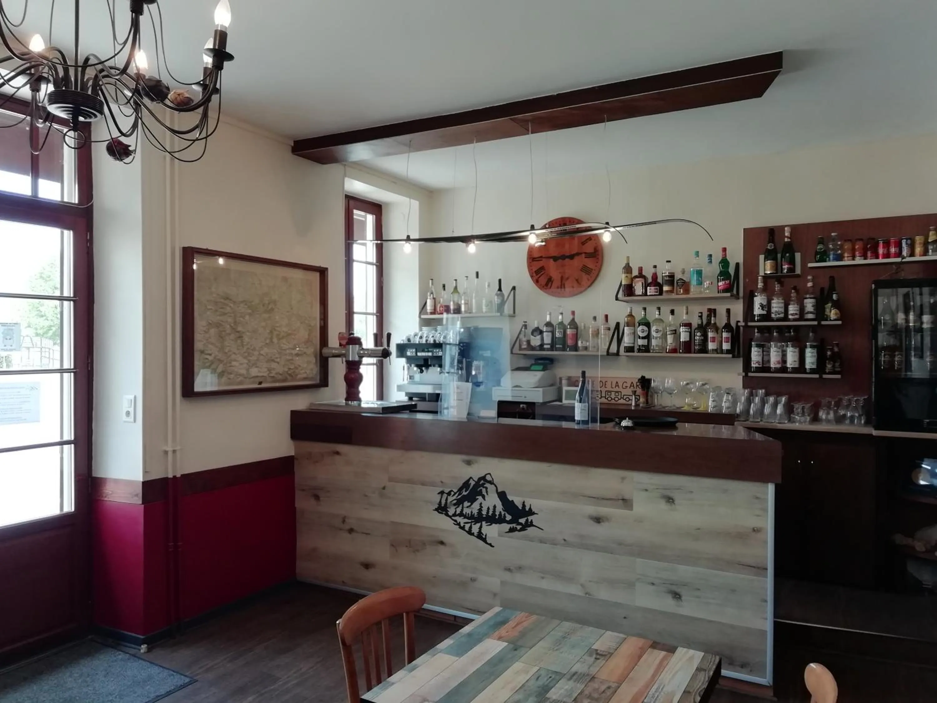 Lounge or bar in Hôtel de la Gare