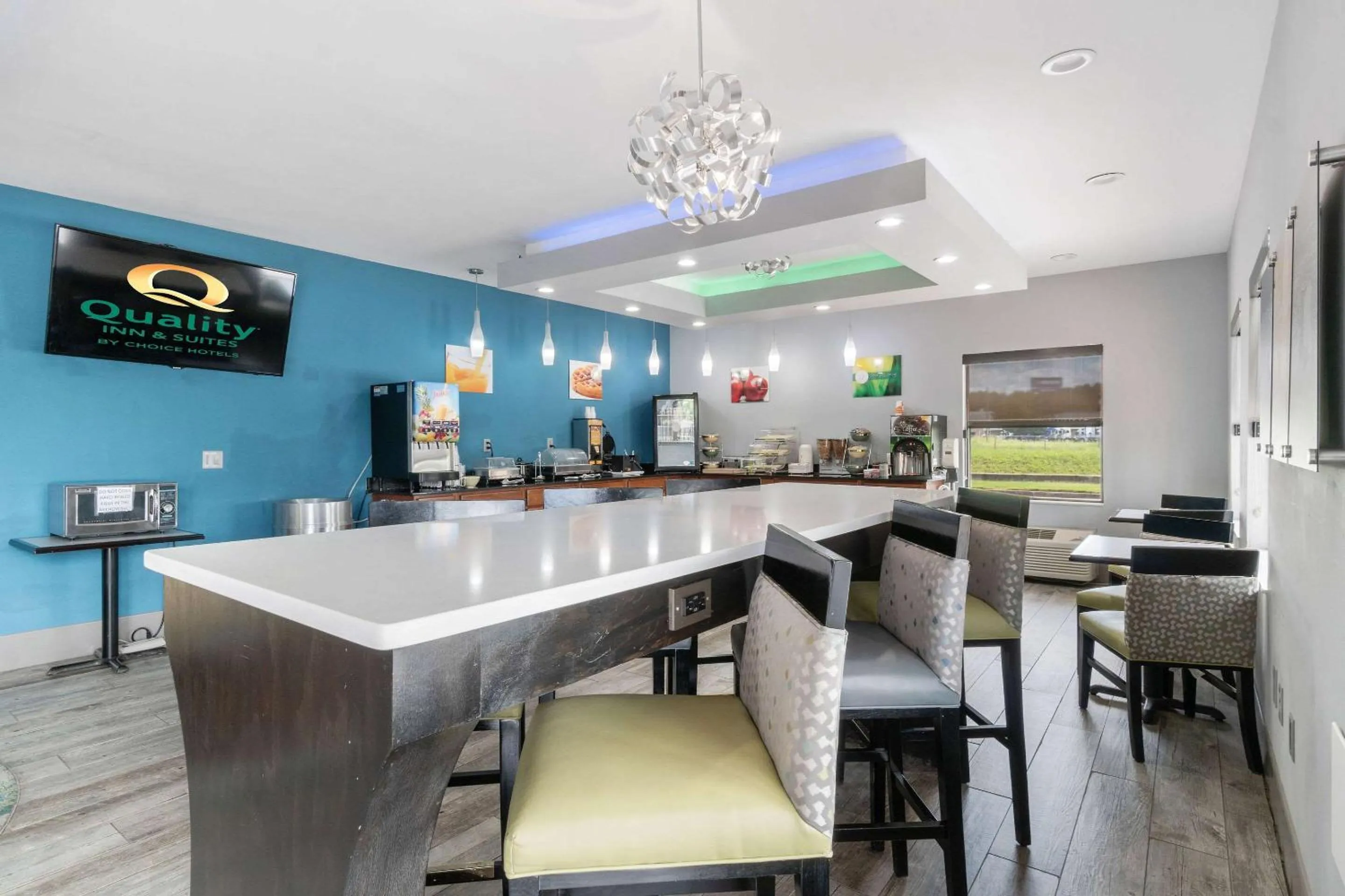 Breakfast in Quality Inn Adairsville-Calhoun South