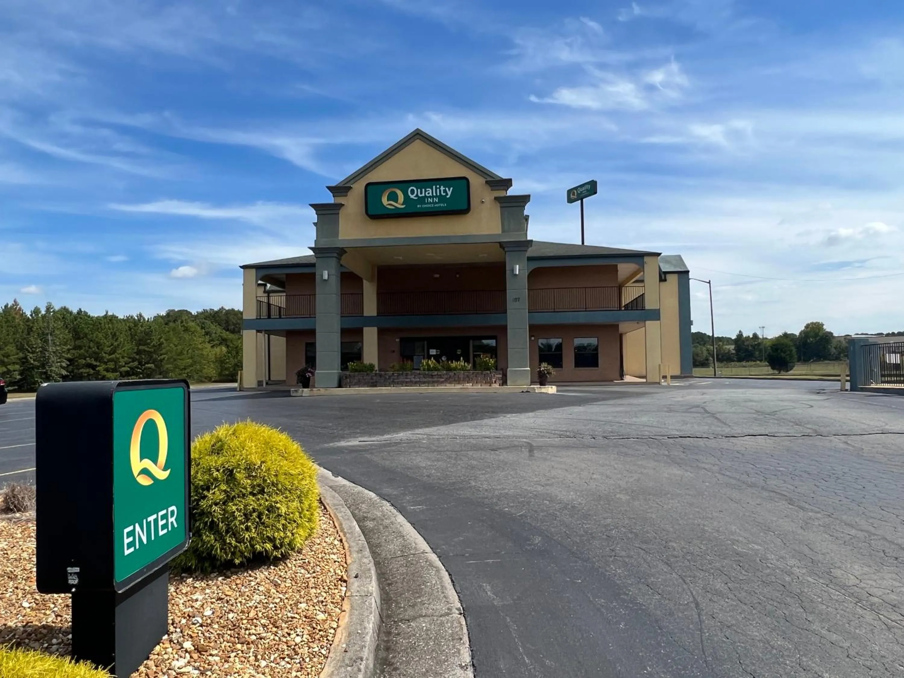 Property logo or sign in Quality Inn Adairsville-Calhoun South