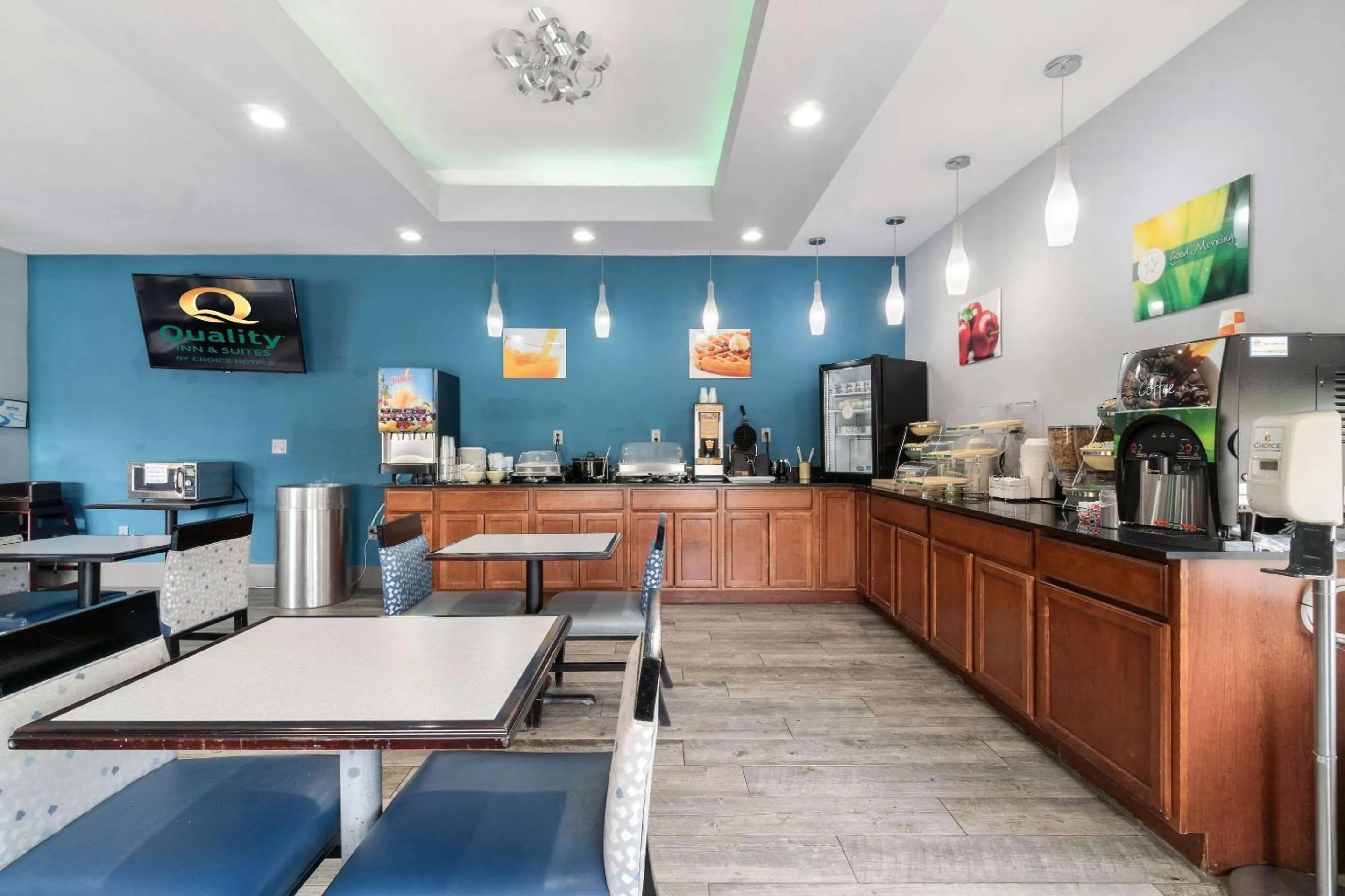 Breakfast in Quality Inn Adairsville-Calhoun South