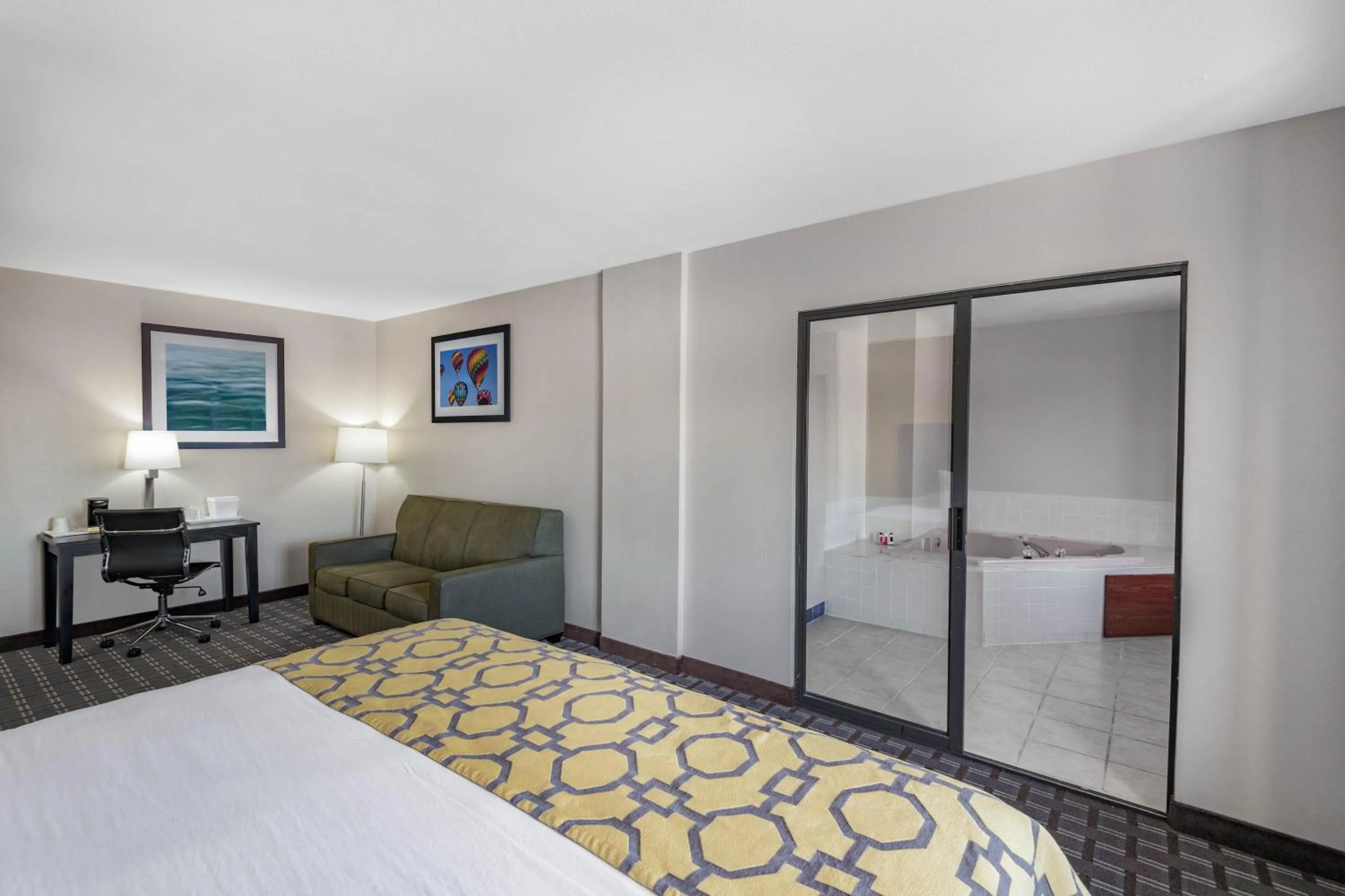 Bedroom, Bed in Baymont by Wyndham Farmington