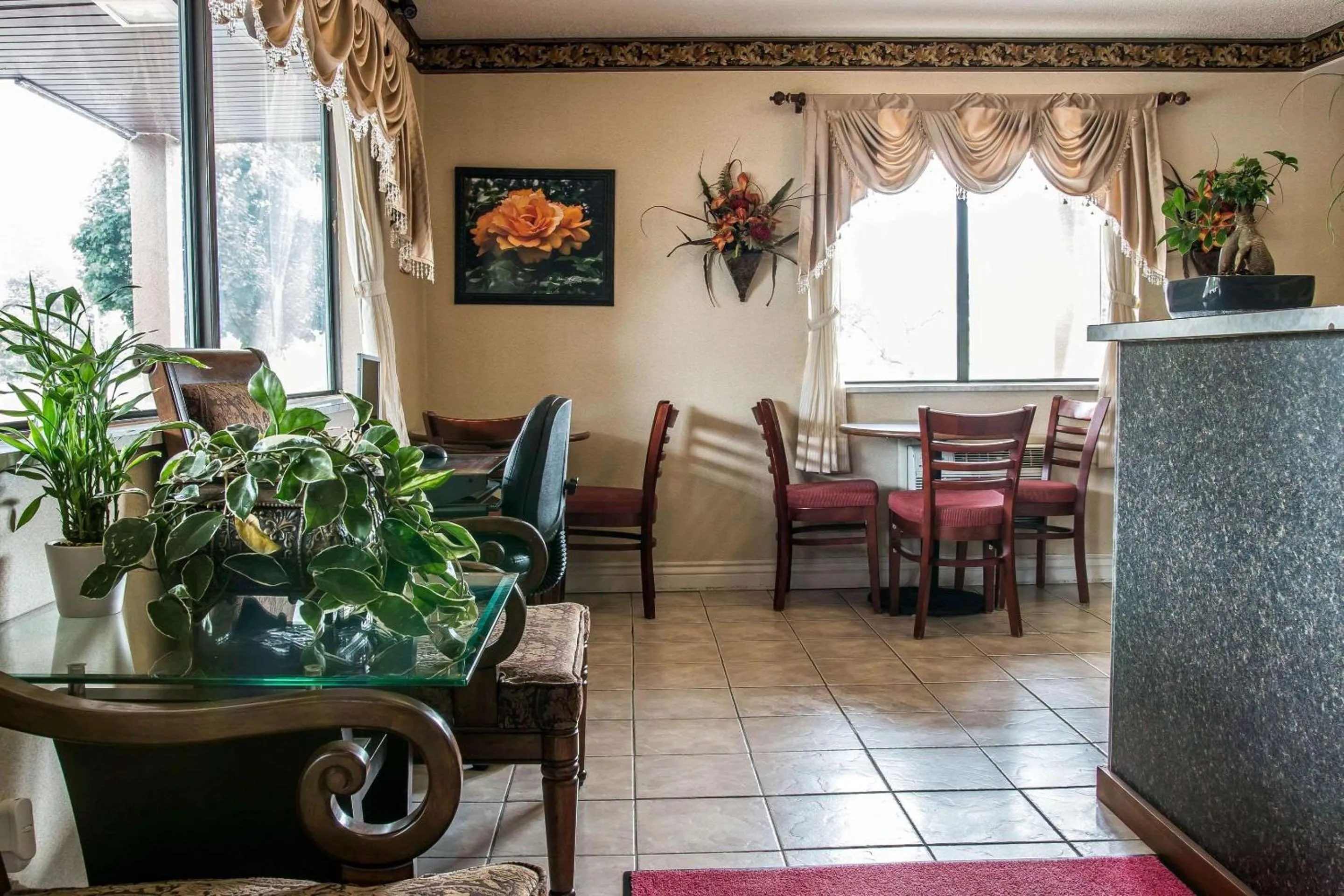 Lobby or reception in Econo Lodge Paw Paw