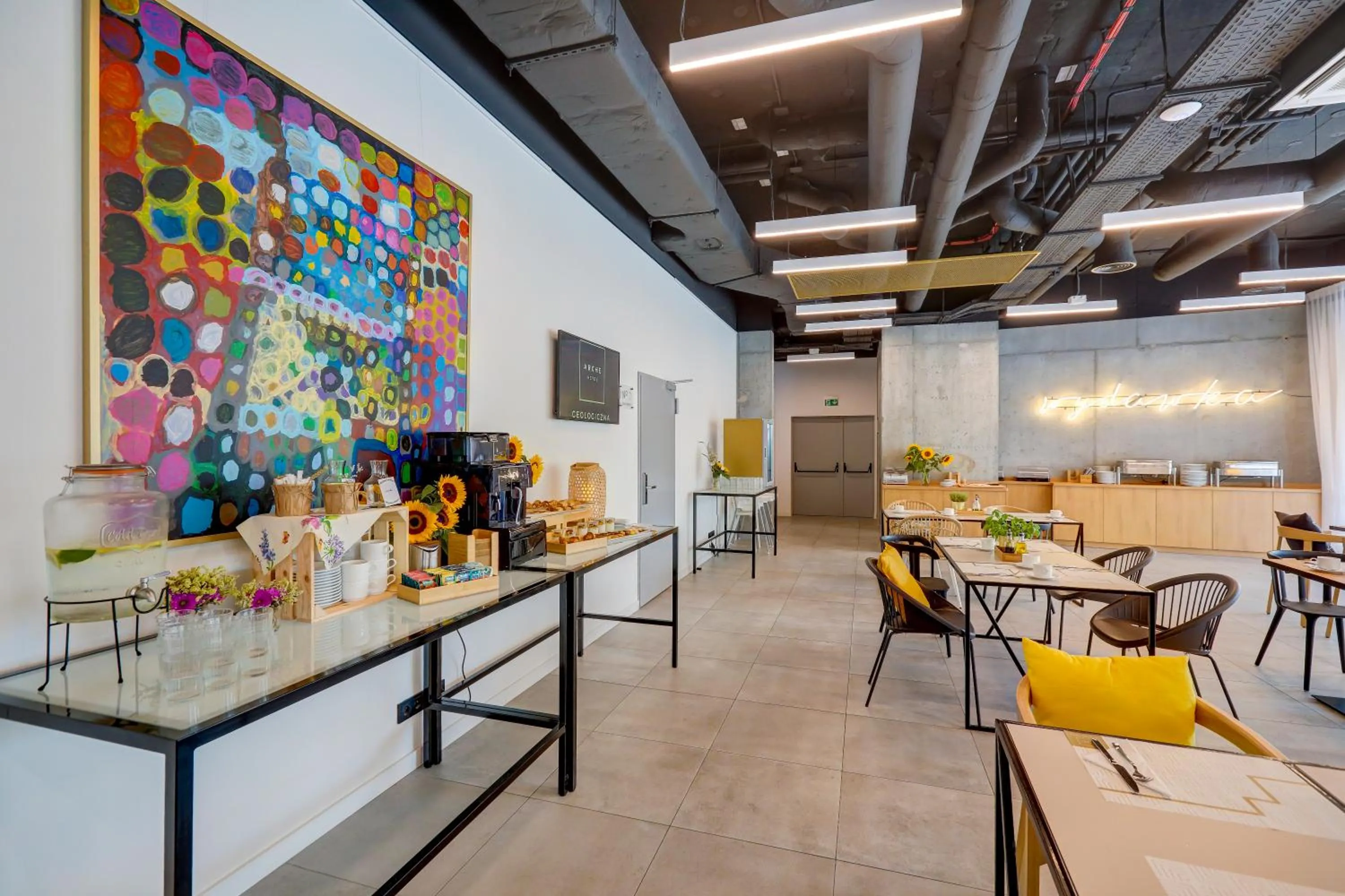 Restaurant/places to eat in Hotel Arche Geologiczna