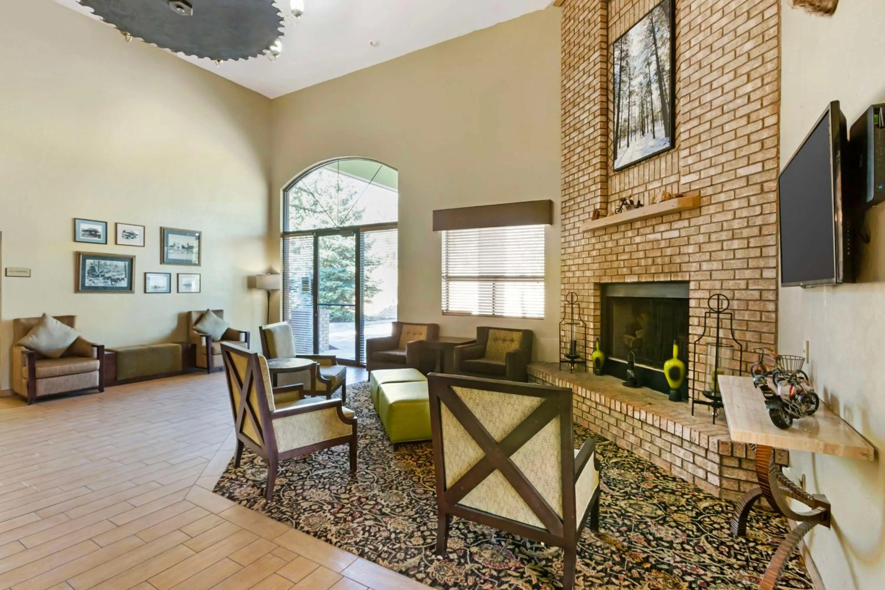 Lobby or reception in Best Western Sawmill Inn