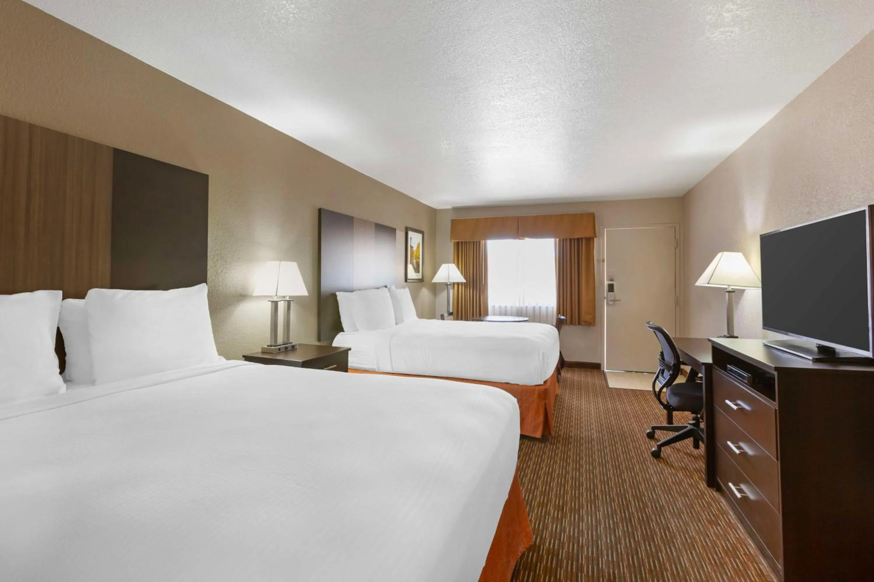 Bedroom, Bed in Best Western Sawmill Inn