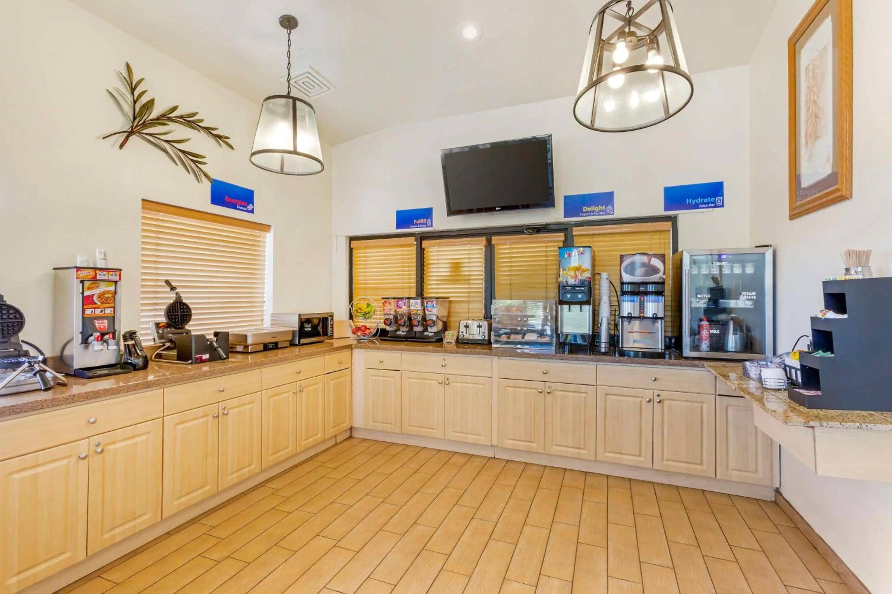 Breakfast in Best Western Sawmill Inn