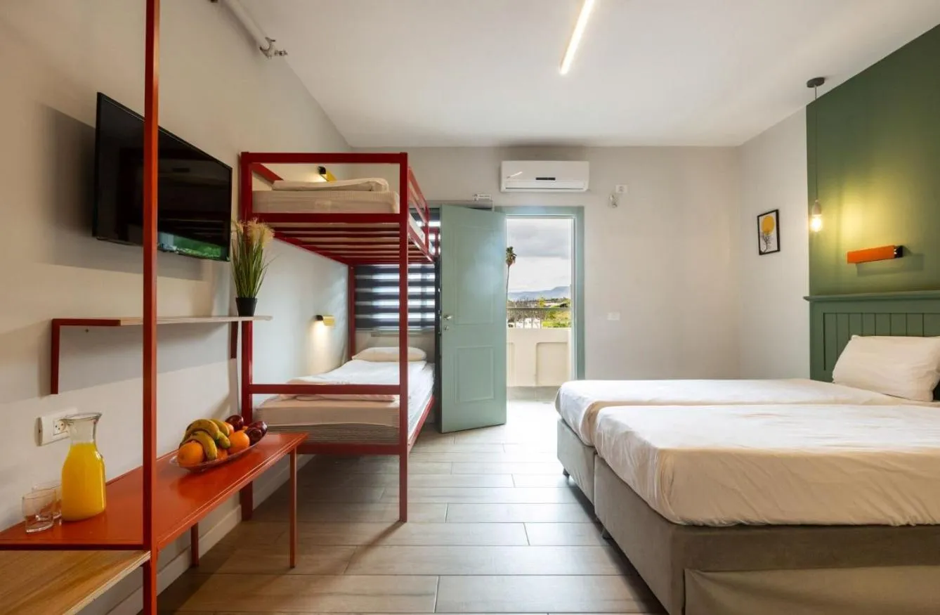 TV and multimedia, Bed in Degania Bet Kibbutz Country Lodging