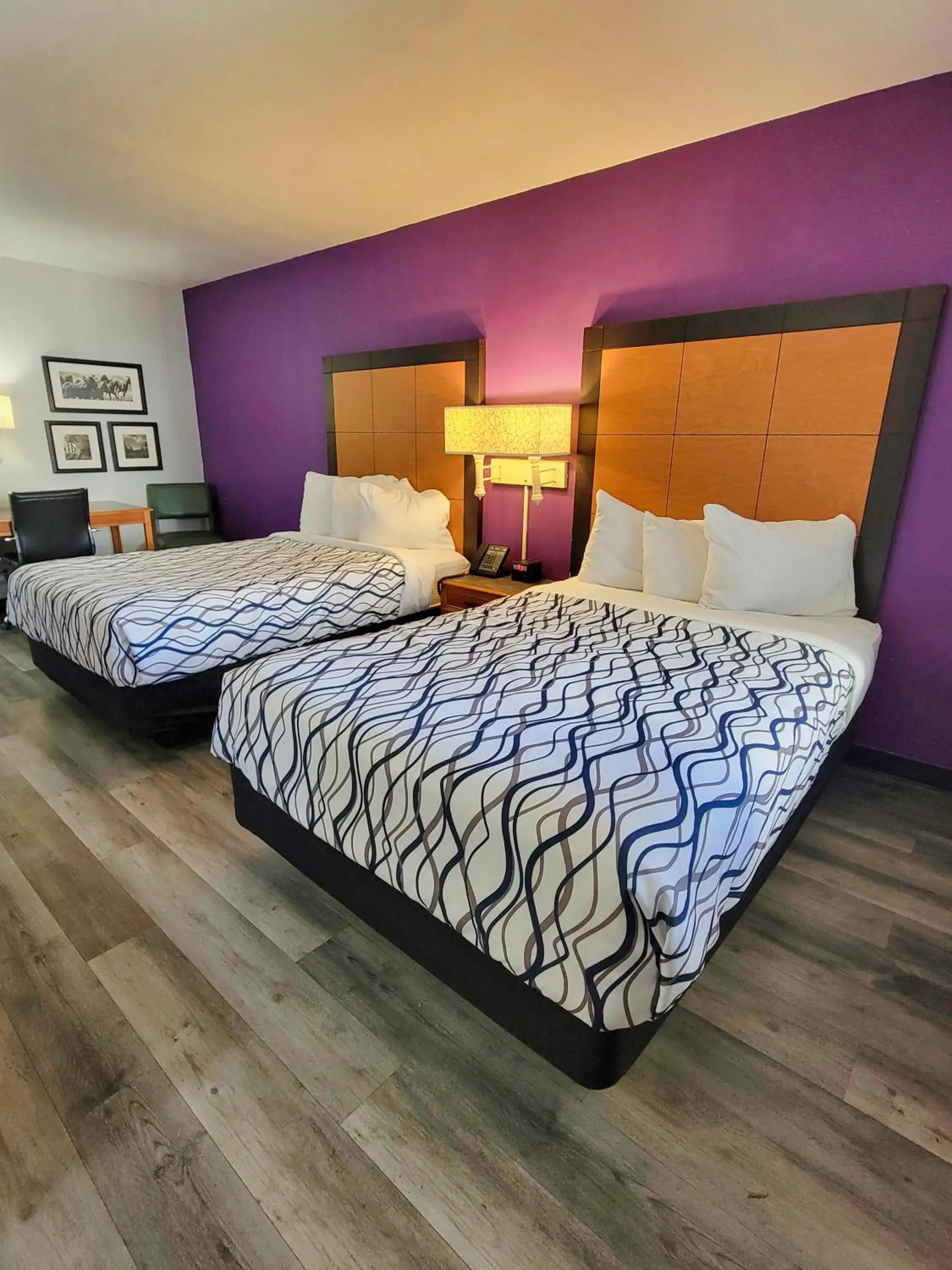 Double Room with Two Double Beds and Bath Tub - Mobility/Hearing Accessible - Non-Smoking in La Quinta Inn by Wyndham Amarillo West Medical Center Double Room with Two Double Beds and Bath Tub - Mobility/Hearing Accessible - Non-Smoking in La Quinta Inn by Wyndham Amarillo West Medical Center