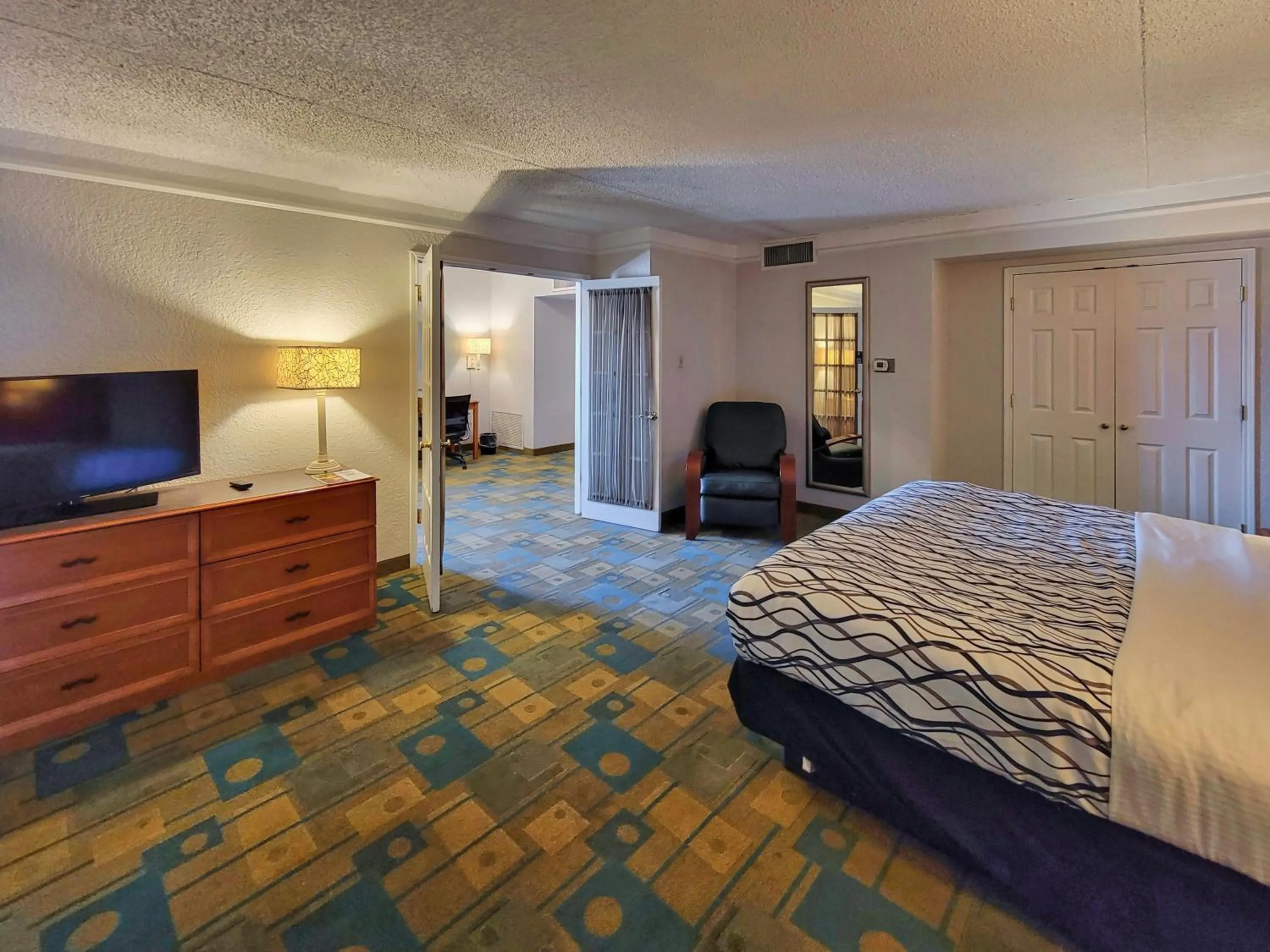 Bed in La Quinta Inn by Wyndham Amarillo West Medical Center