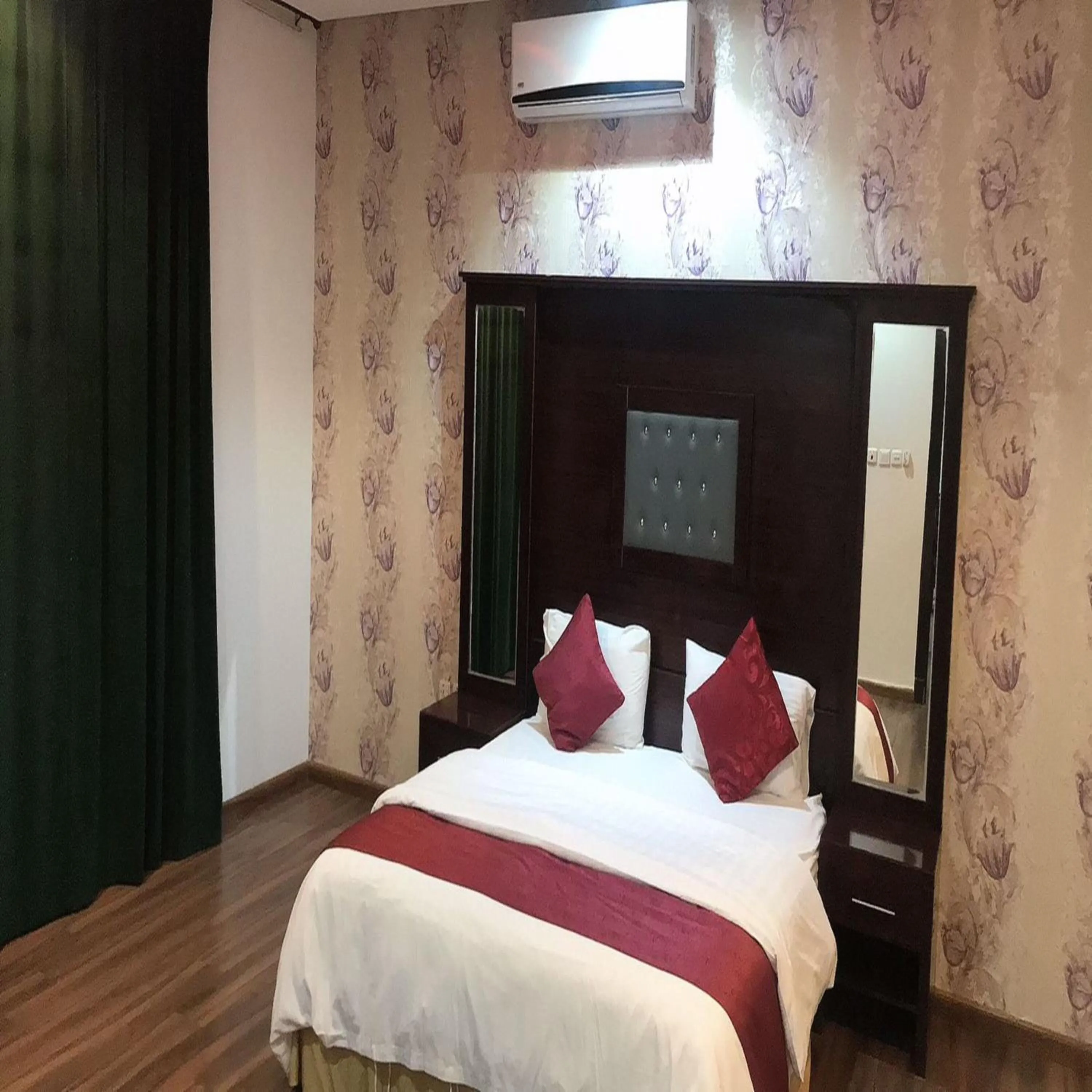 Bed in هذه ليلتي فرع اليرموك- This Lailaty Al Yarmouk Branch