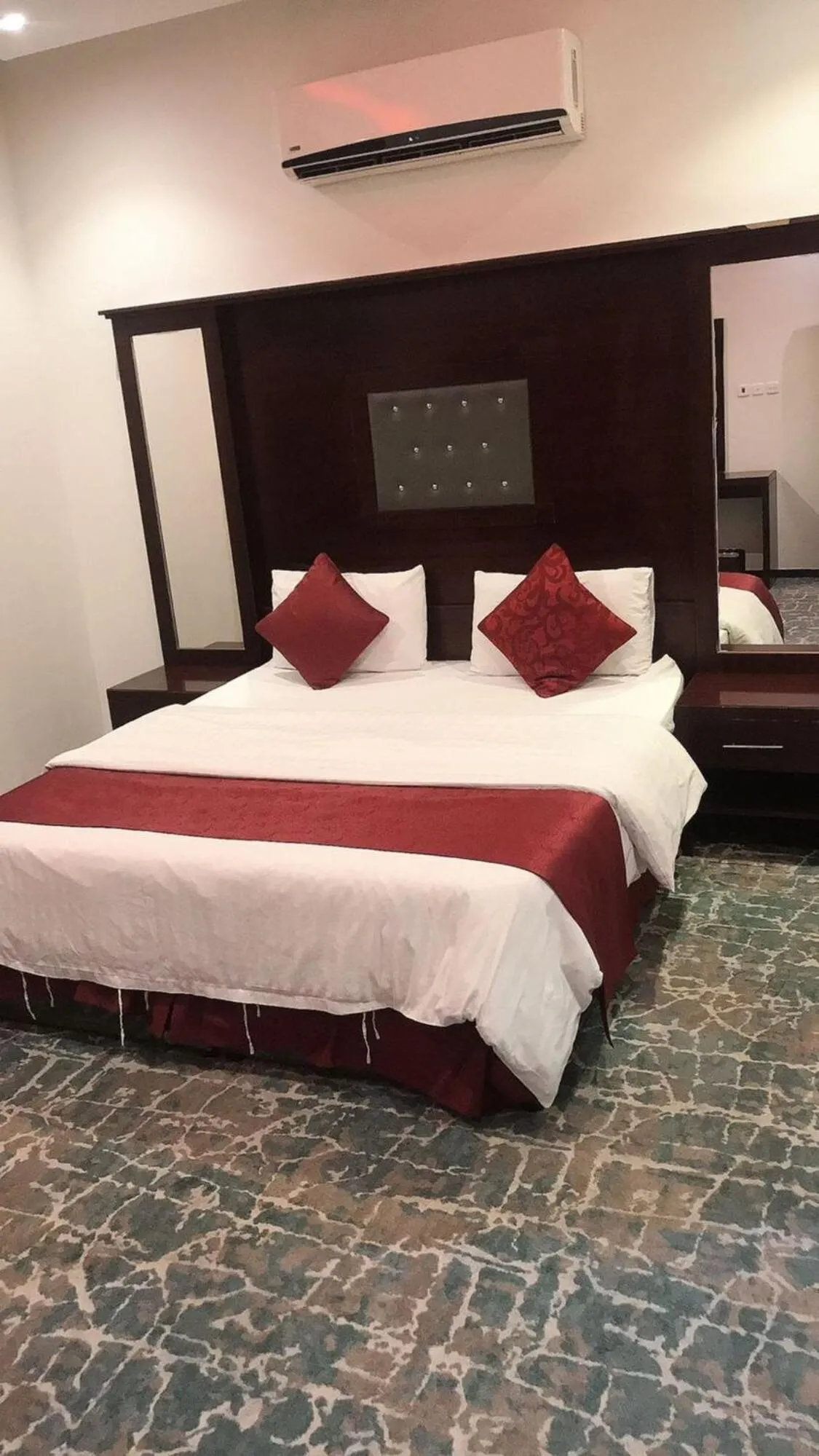 Bed in هذه ليلتي فرع اليرموك- This Lailaty Al Yarmouk Branch