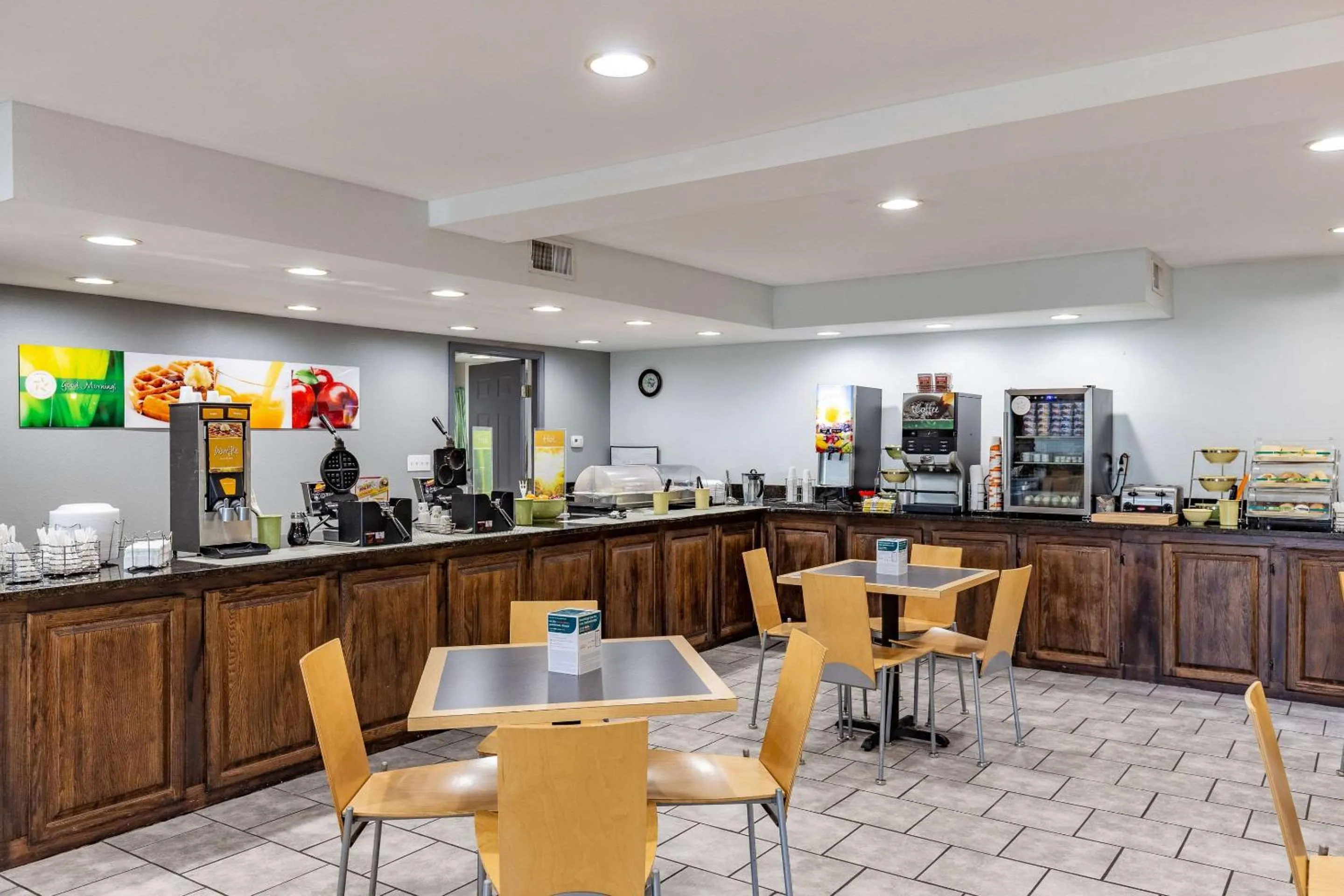 Restaurant/places to eat in Quality Inn Branson - Hwy 76 Central