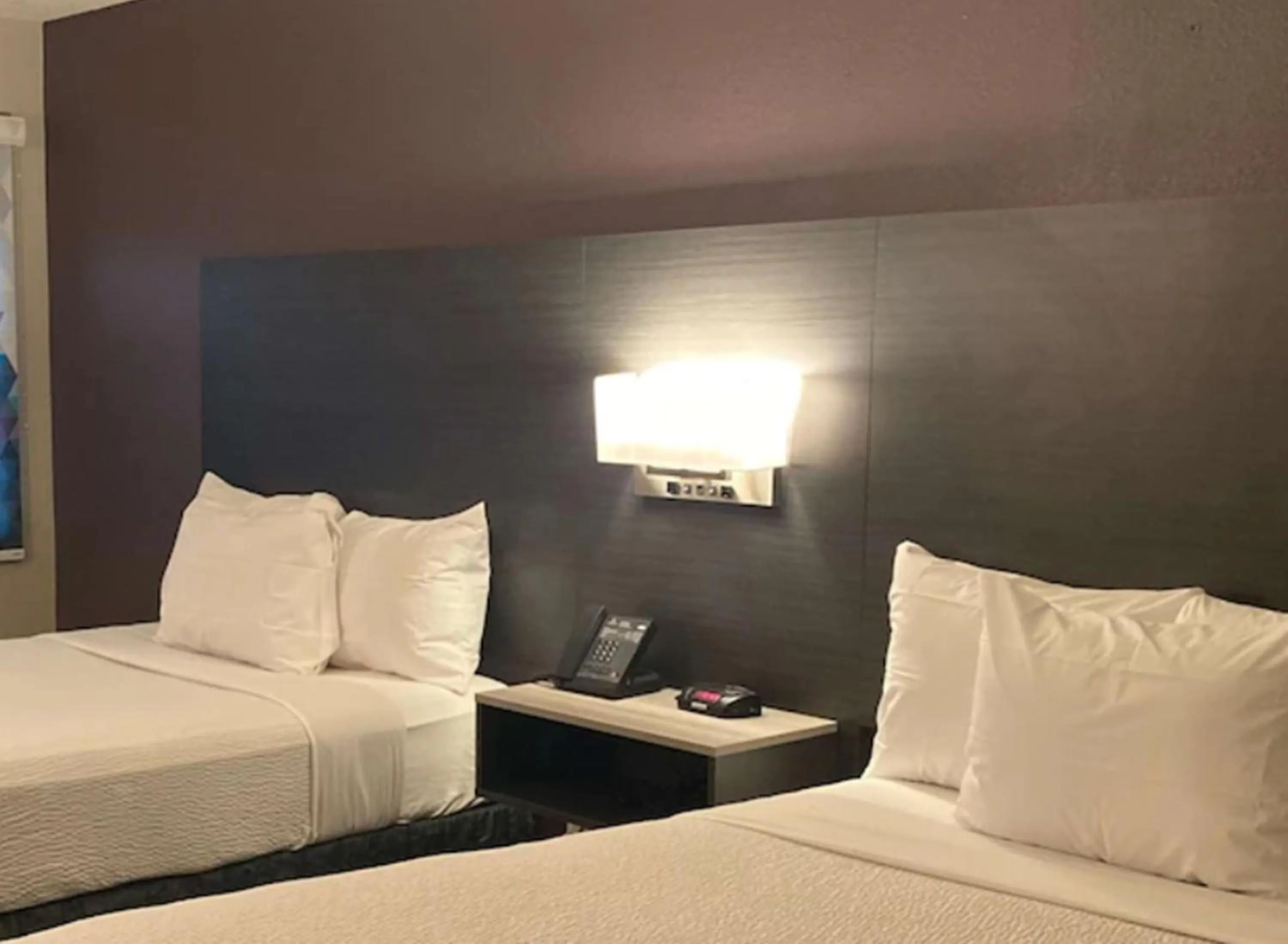 Bed in La Quinta Inn by Wyndham Bakersfield South