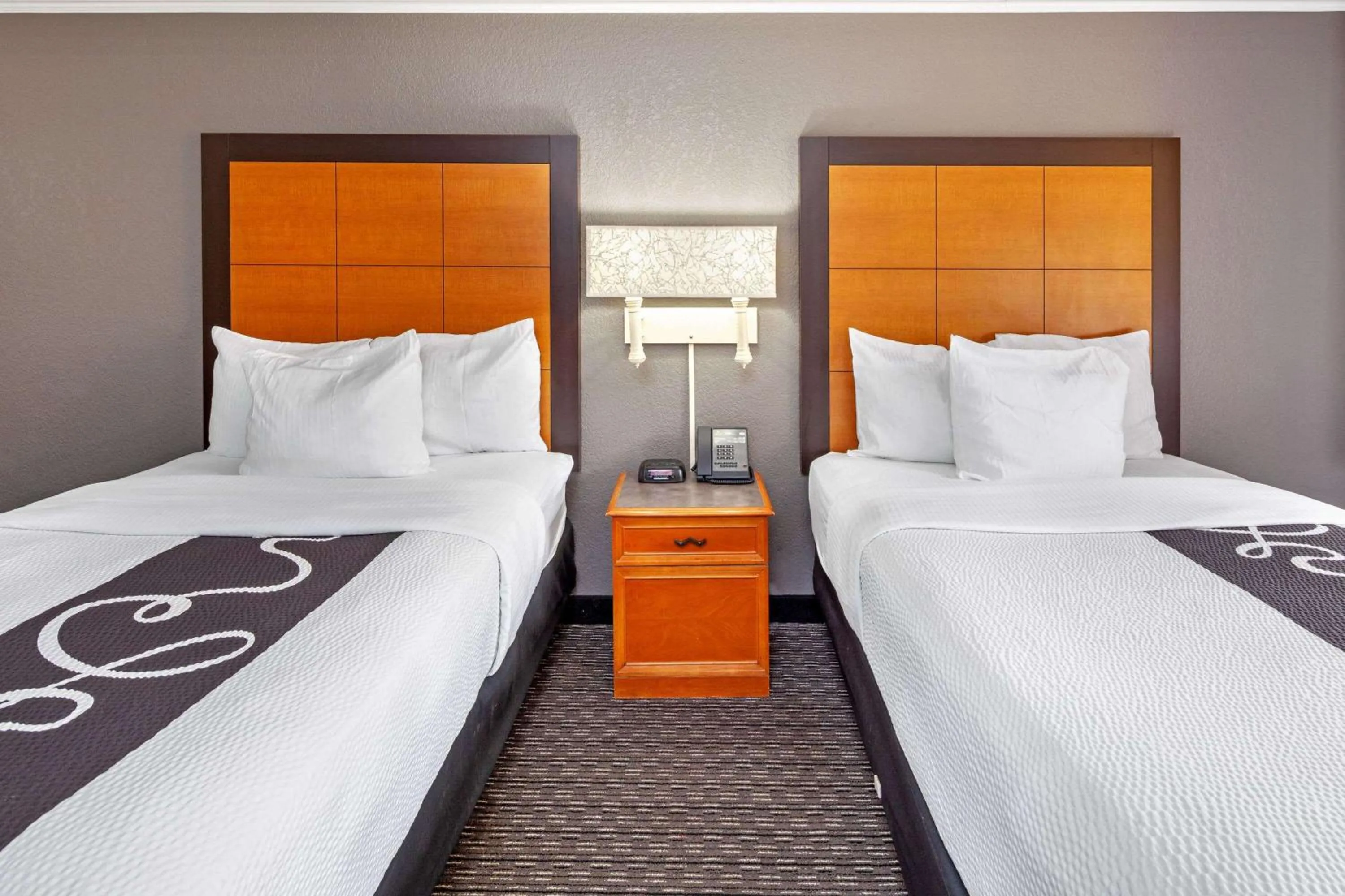 Photo of the whole room in La Quinta Inn by Wyndham Ventura