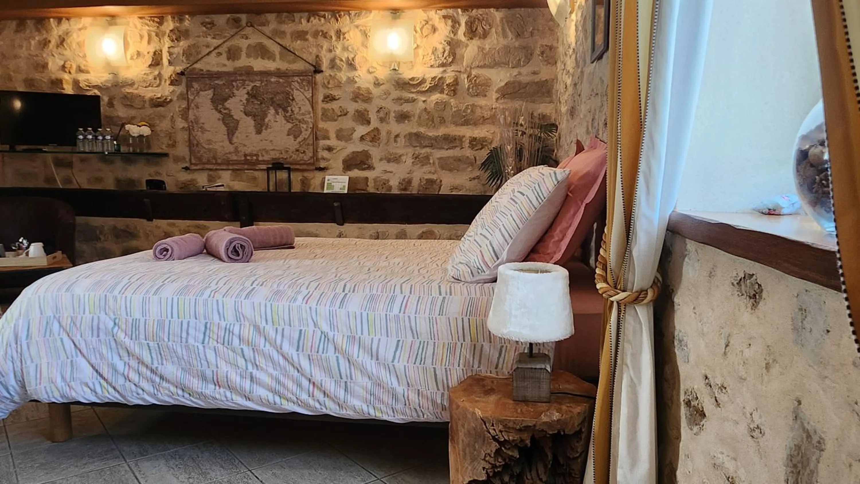 Bedroom, Bed in la ferme des ruelles