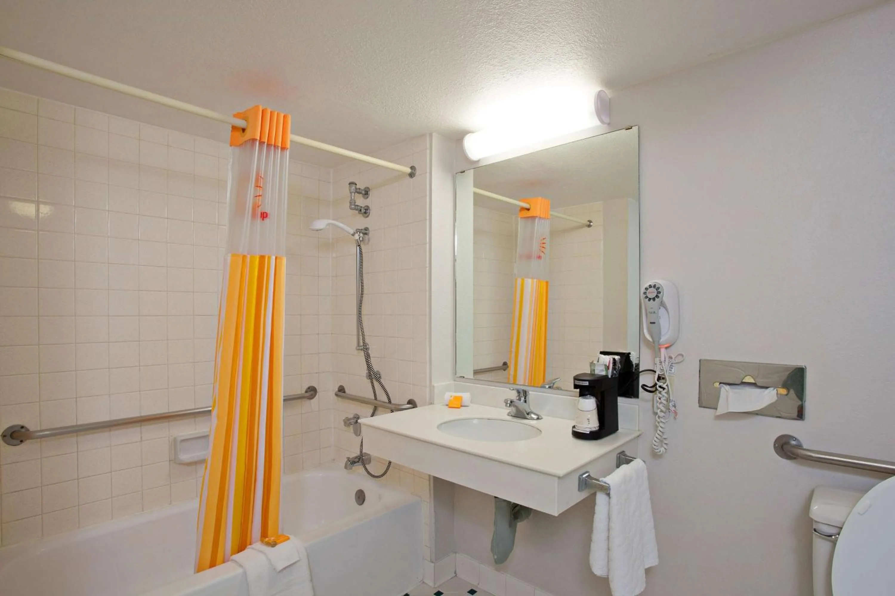 Photo of the whole room in Super 8 by Wyndham San Bernardino