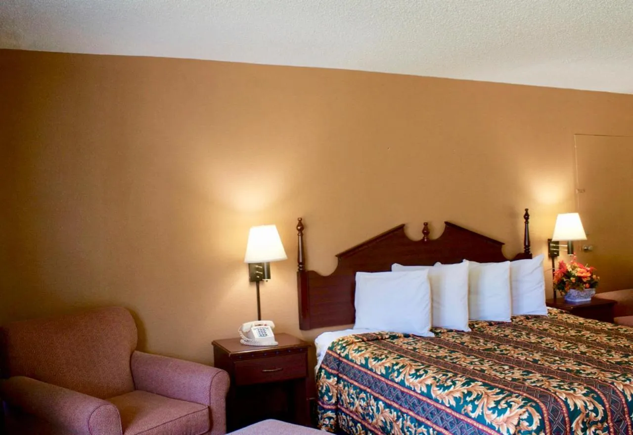 Photo of the whole room in Relax Inn - Monroe