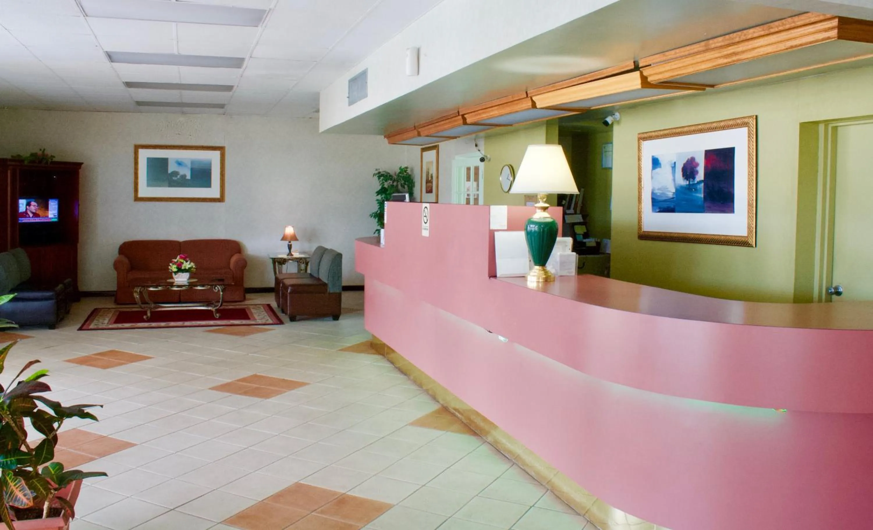 Lobby or reception in Relax Inn - Monroe