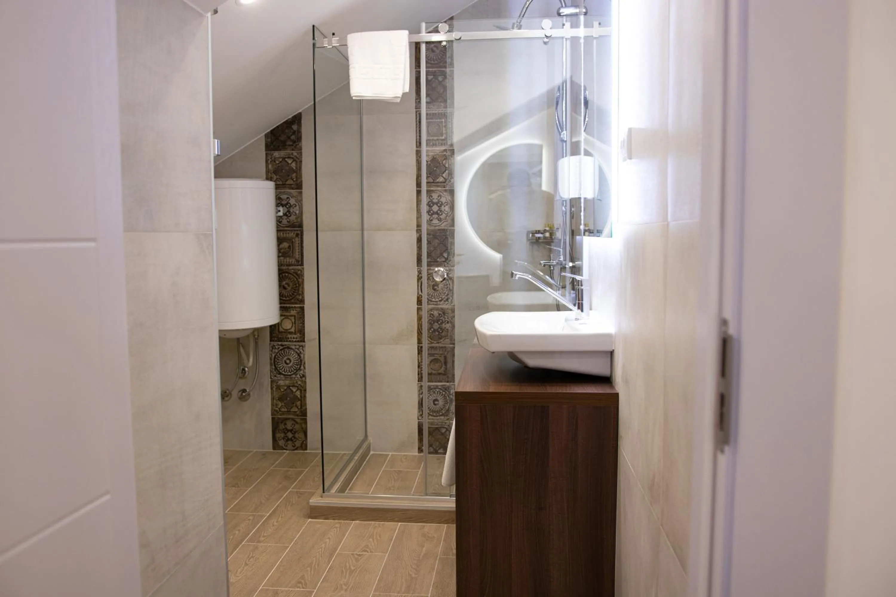 Photo of the whole room in Luxury Rooms Skadarlija