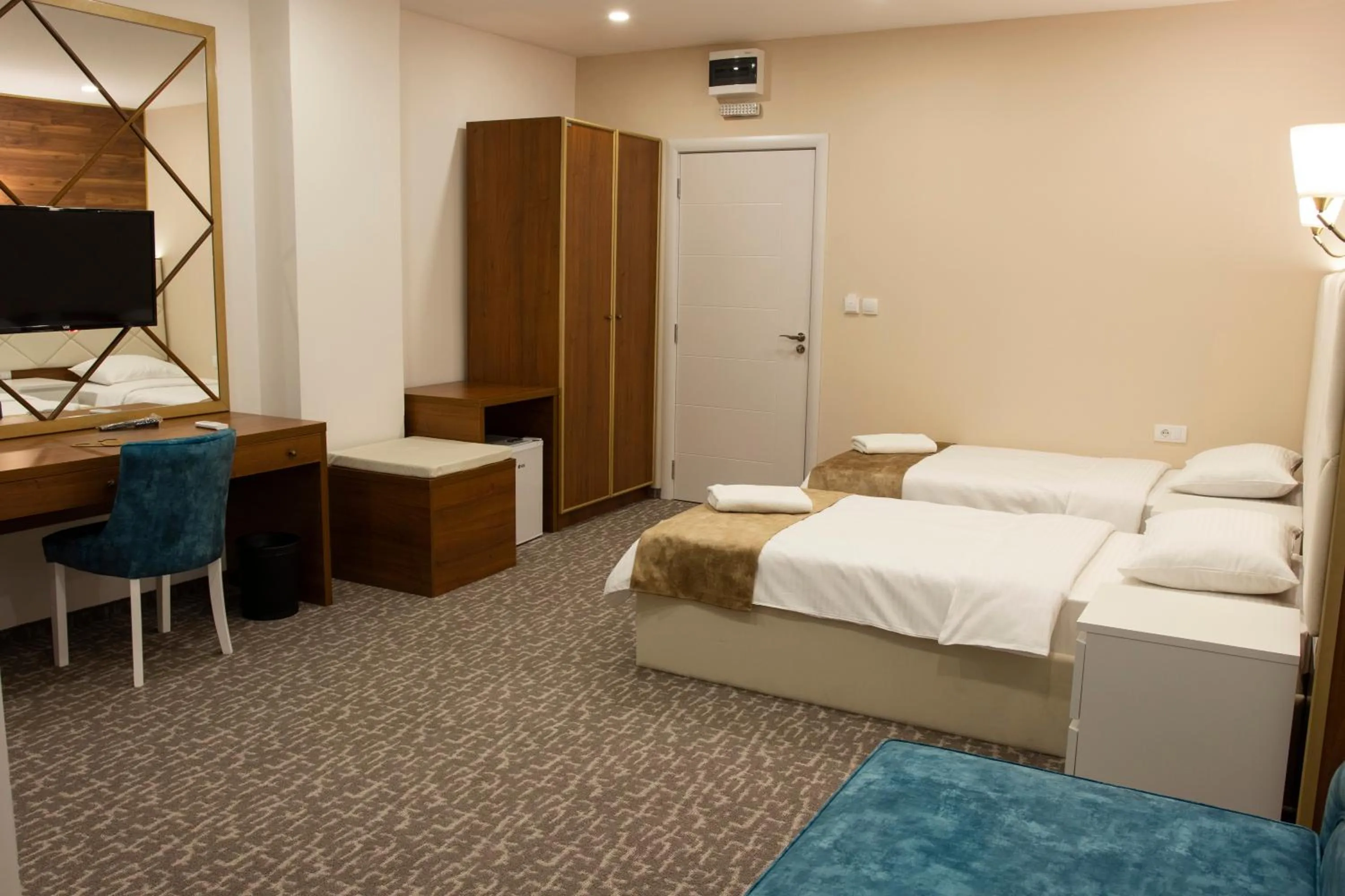 Living room, Bed in Luxury Rooms Skadarlija