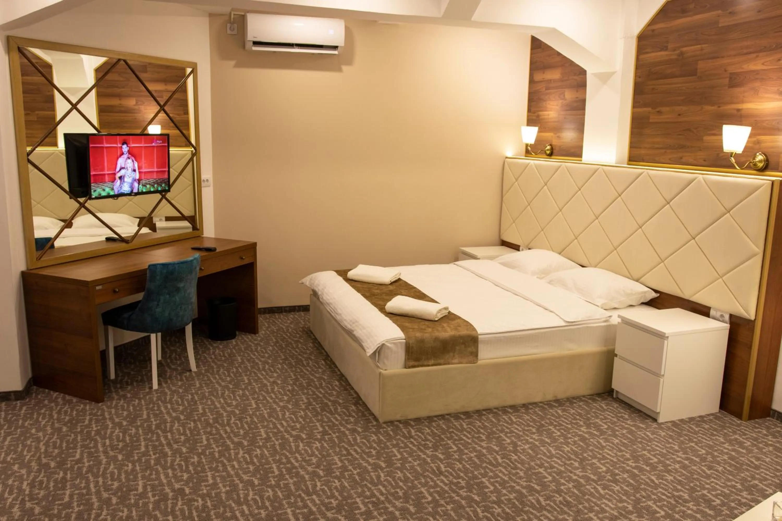 Bed in Luxury Rooms Skadarlija