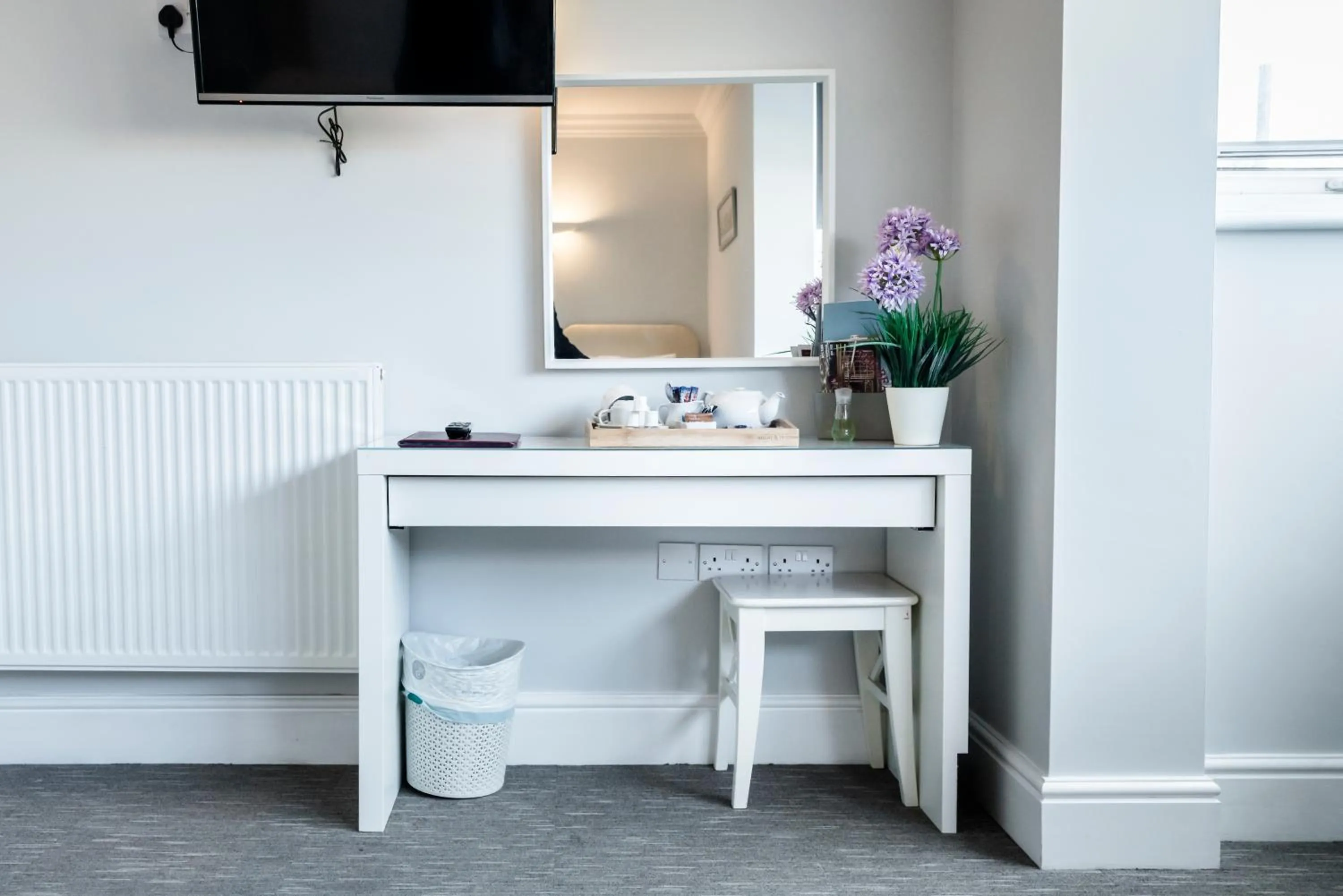 1 Riverside Apartments