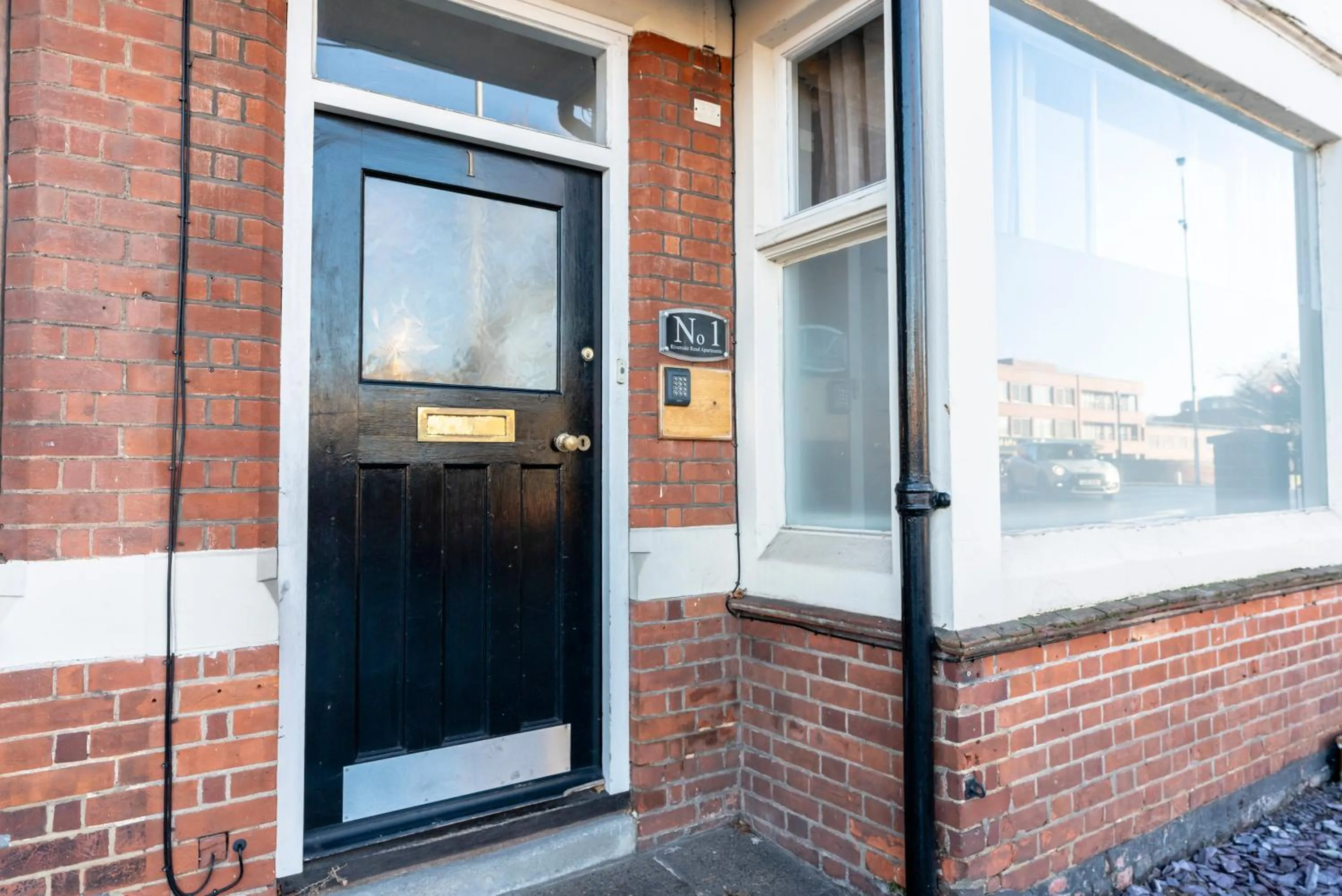 1 Riverside Apartments