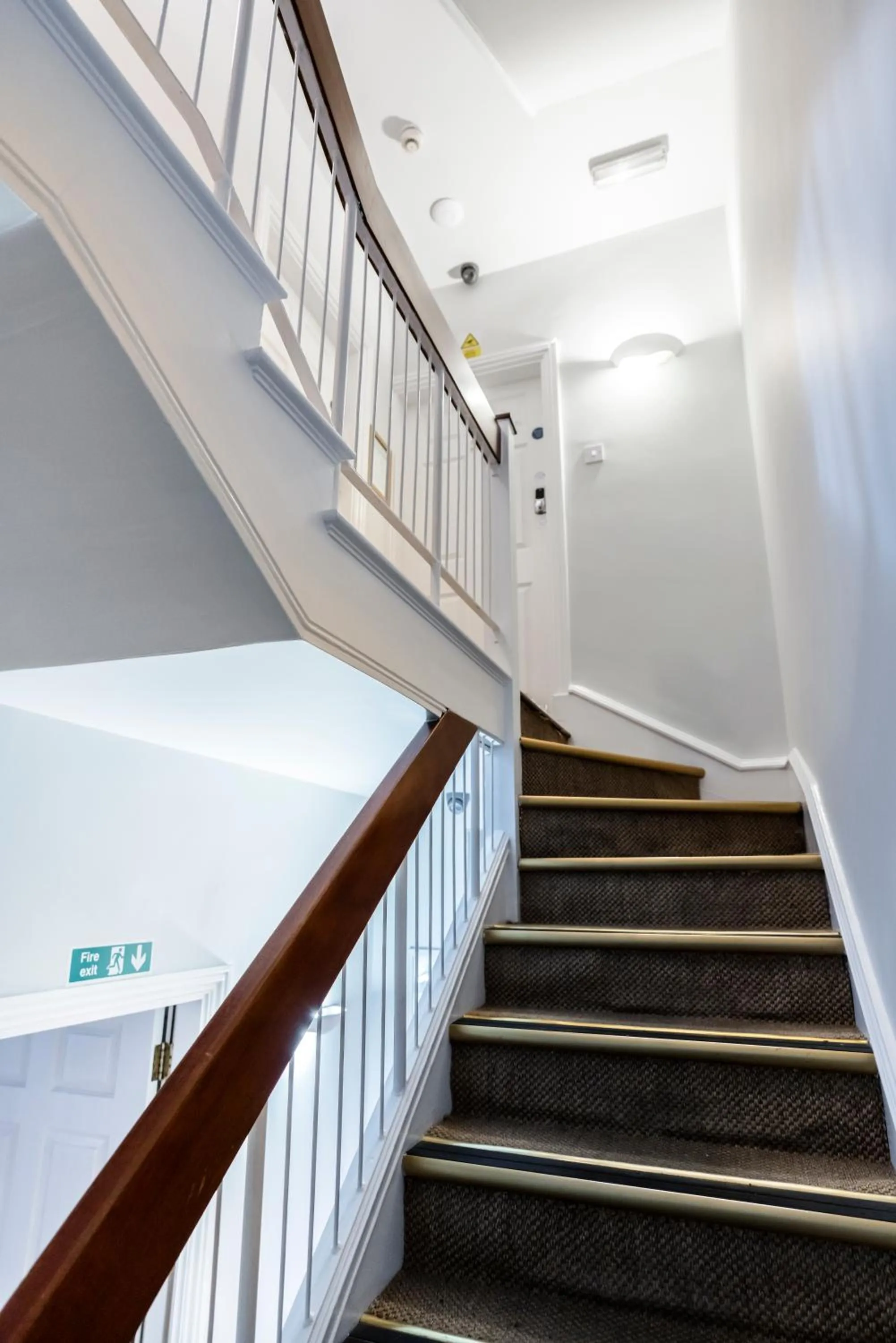 1 Riverside Apartments