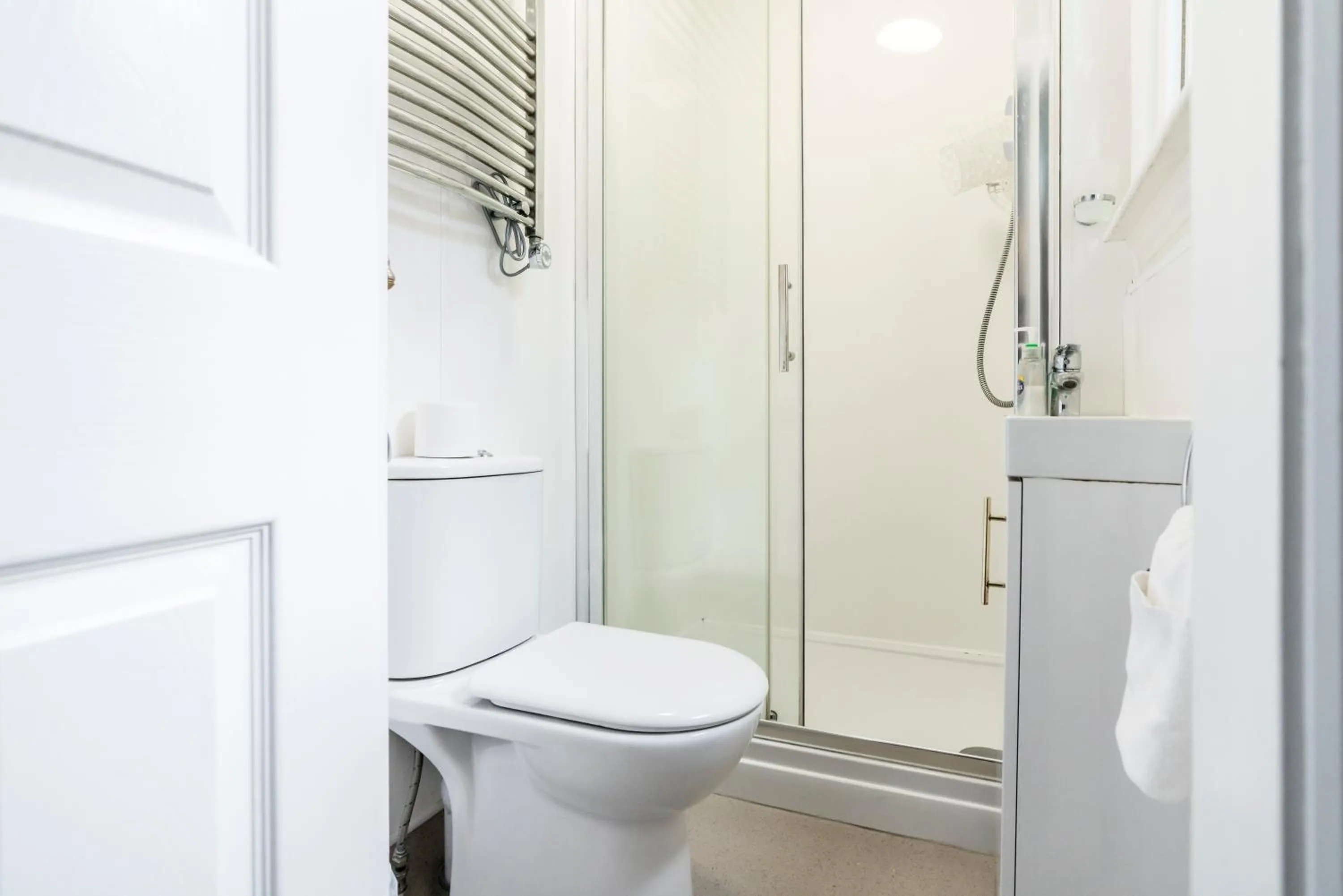 1 Riverside Apartments