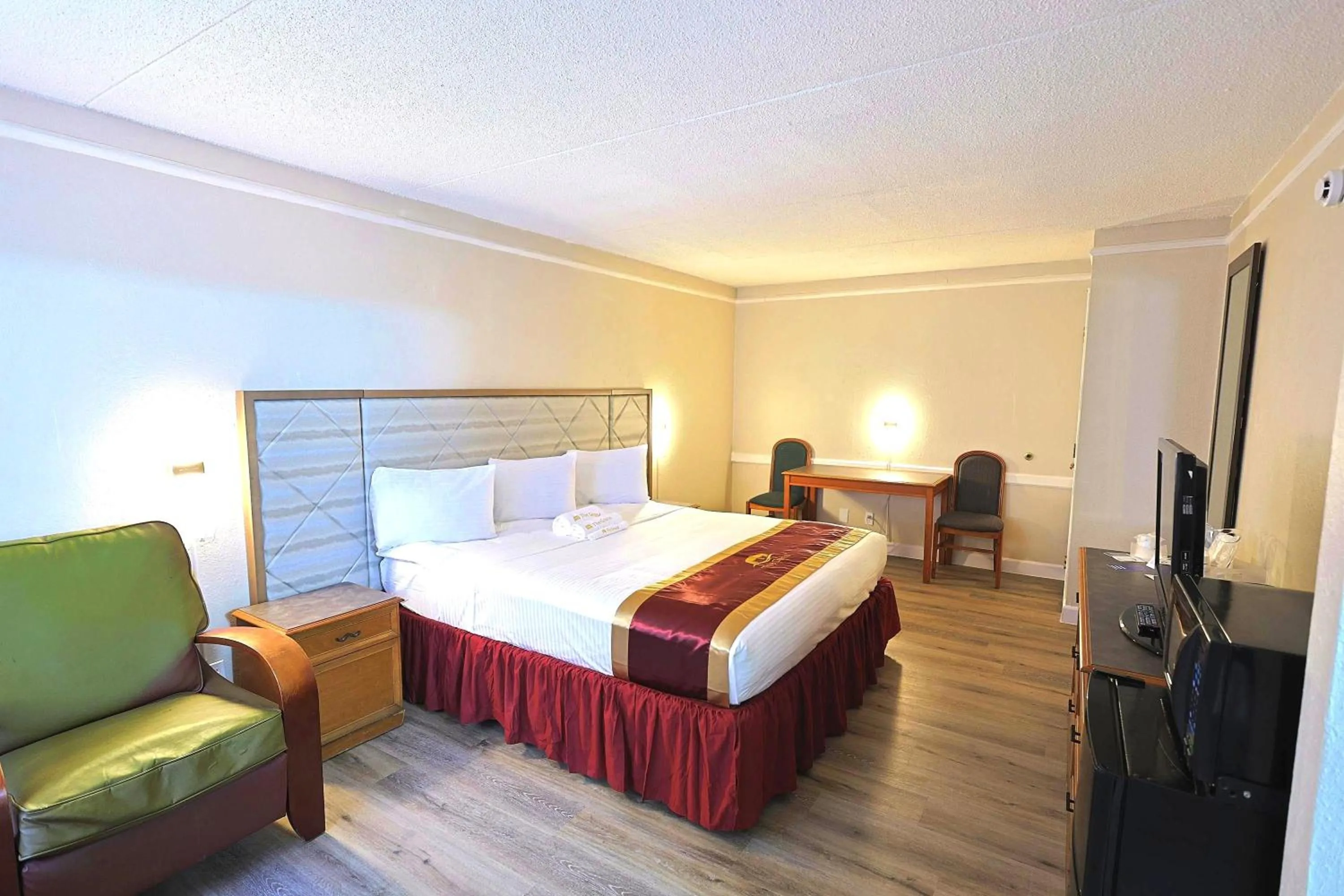 Bedroom, Bed in The Grand by Capital O Texarkana I-30
