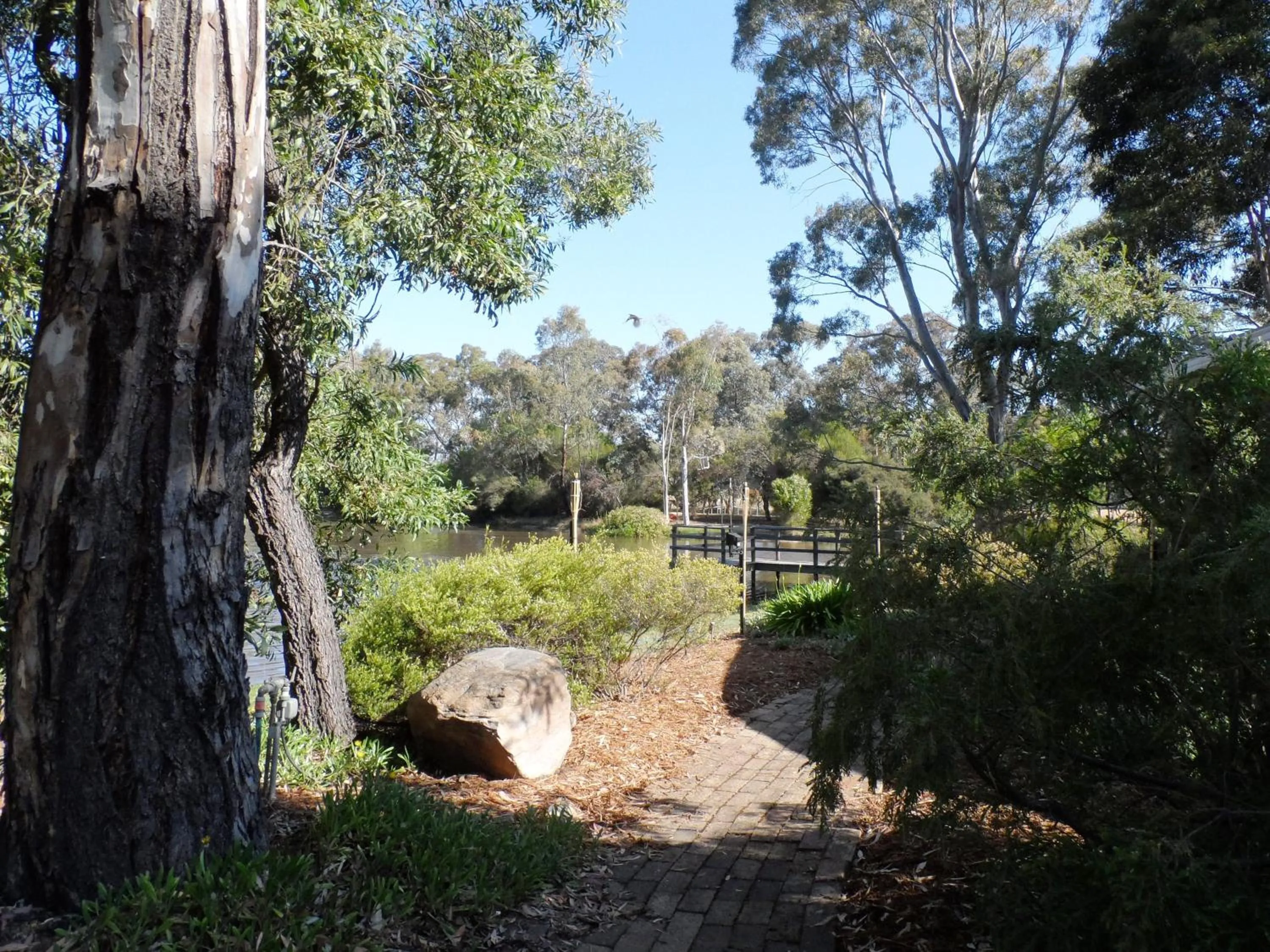 Day in Magdala Motor Lodge & Lakeside Restaurant