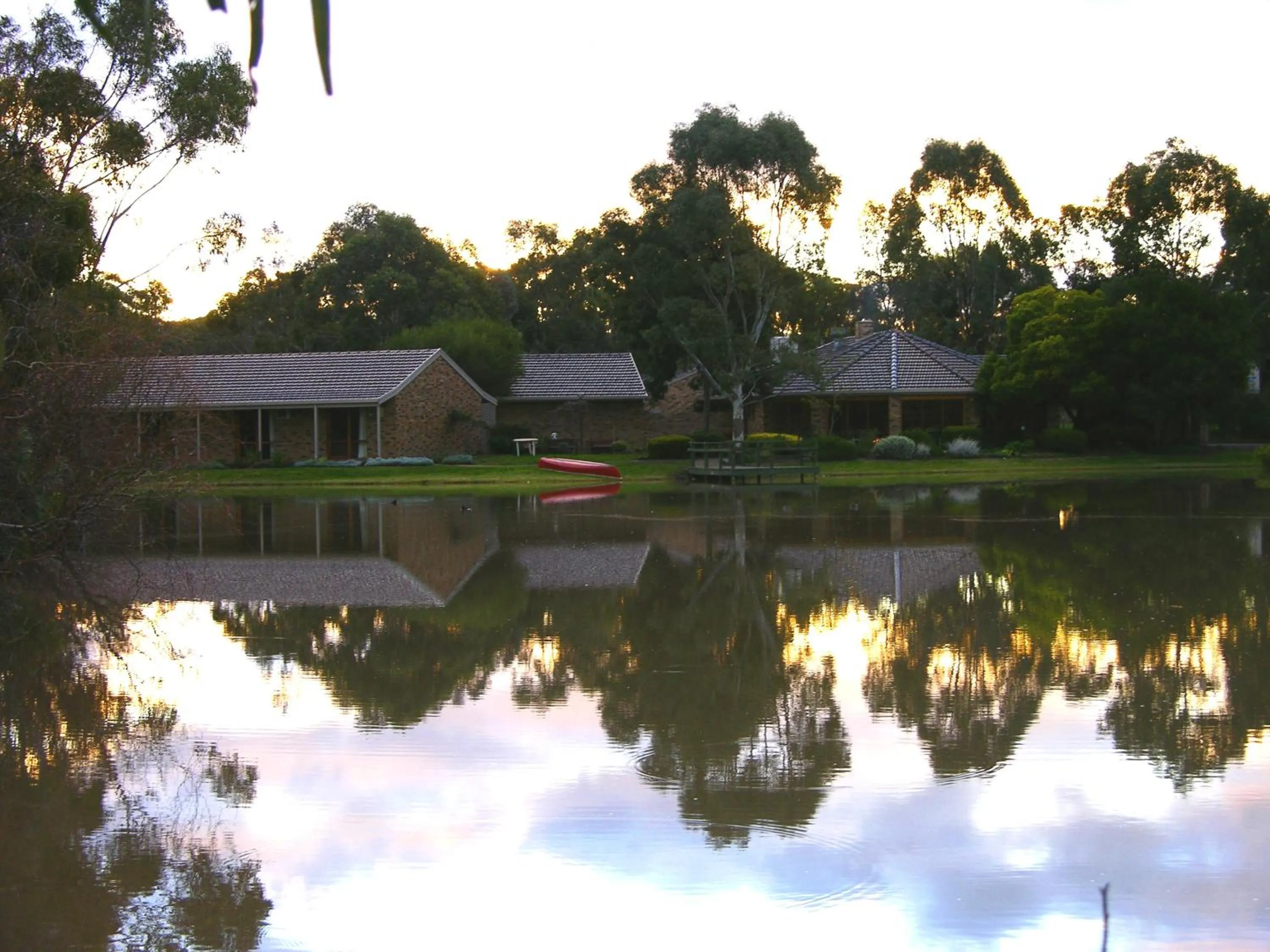 Property building in Magdala Motor Lodge & Lakeside Restaurant