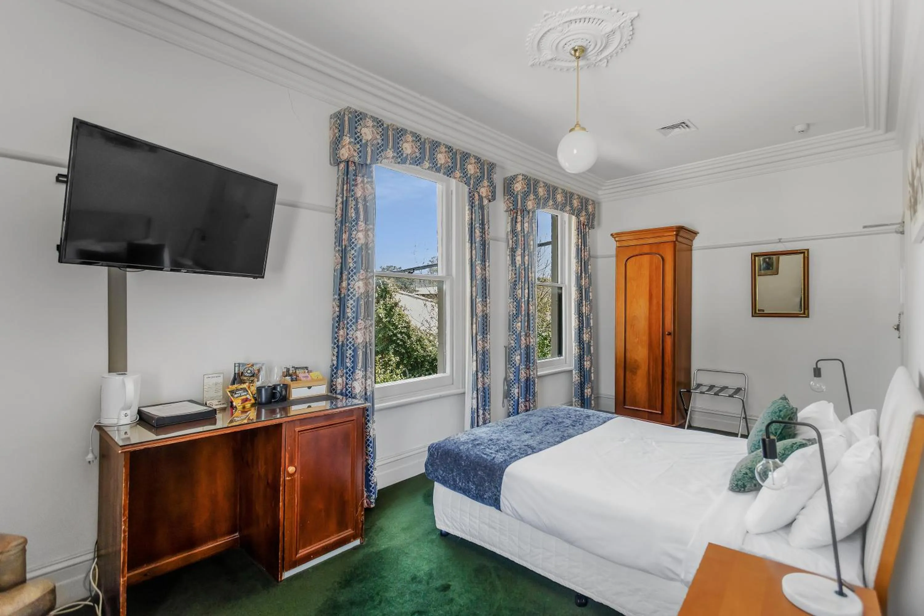 Bed in Yarra Valley Grand