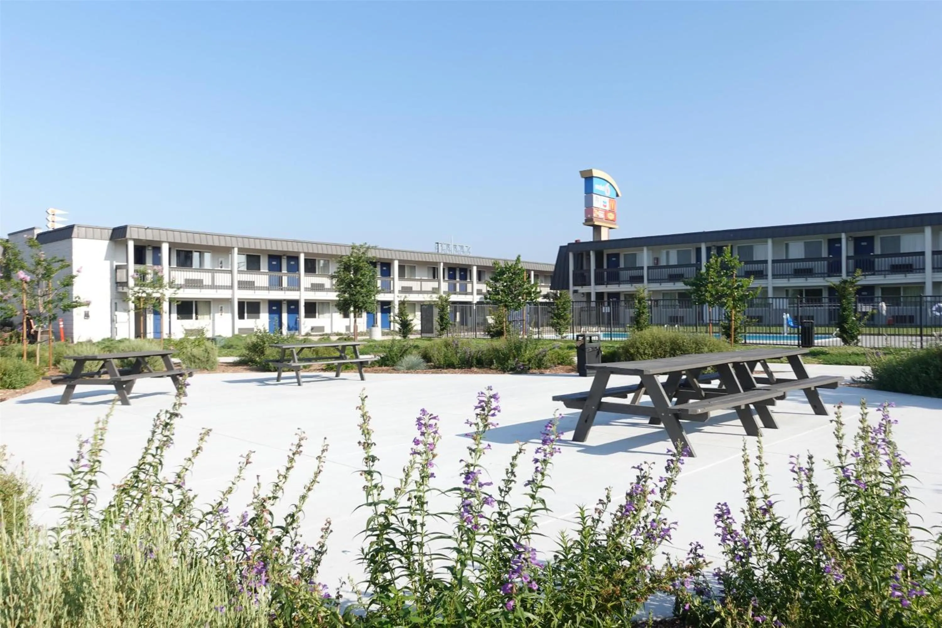 Property building in Motel 6-Claremont, CA