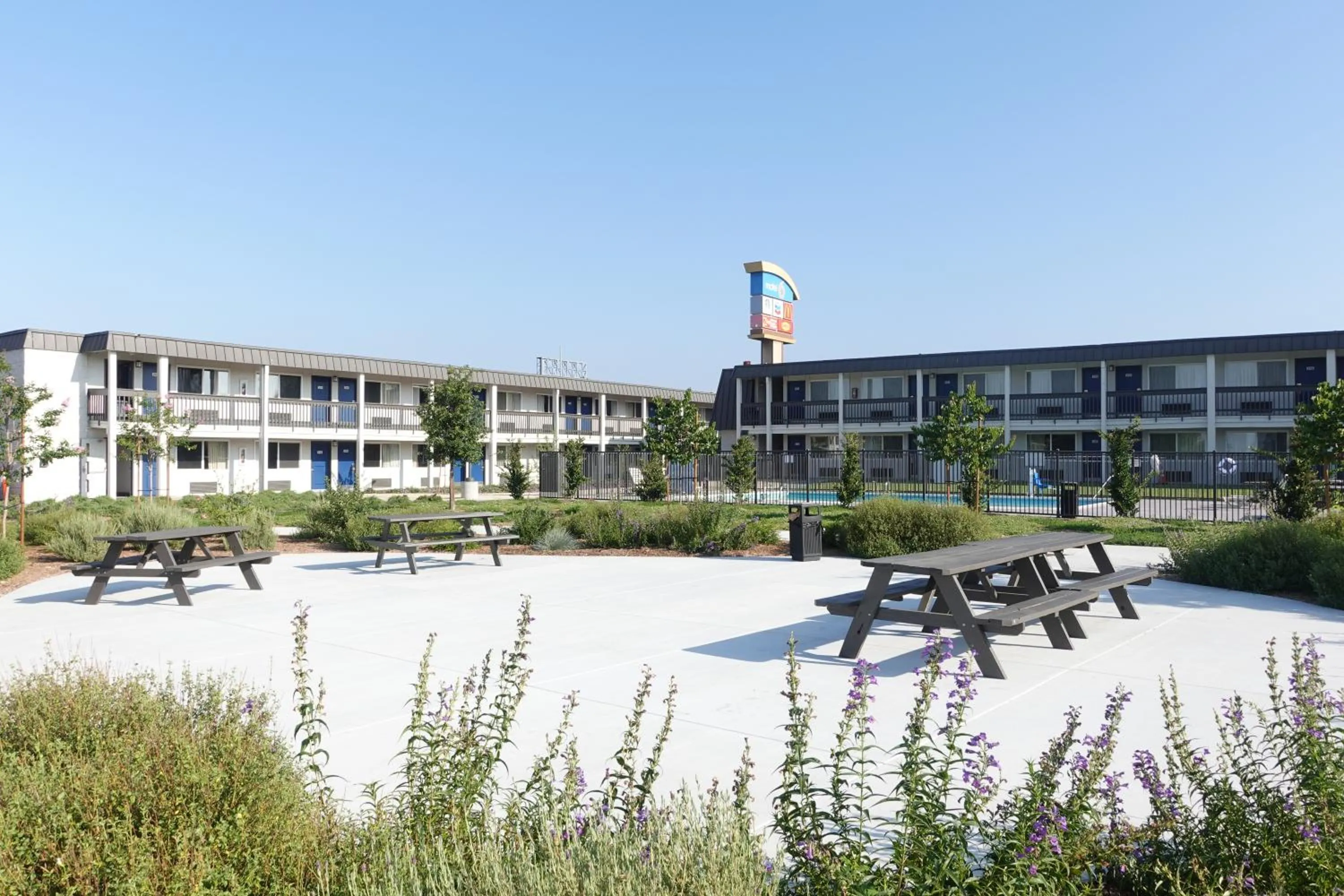 Property building in Motel 6-Claremont, CA