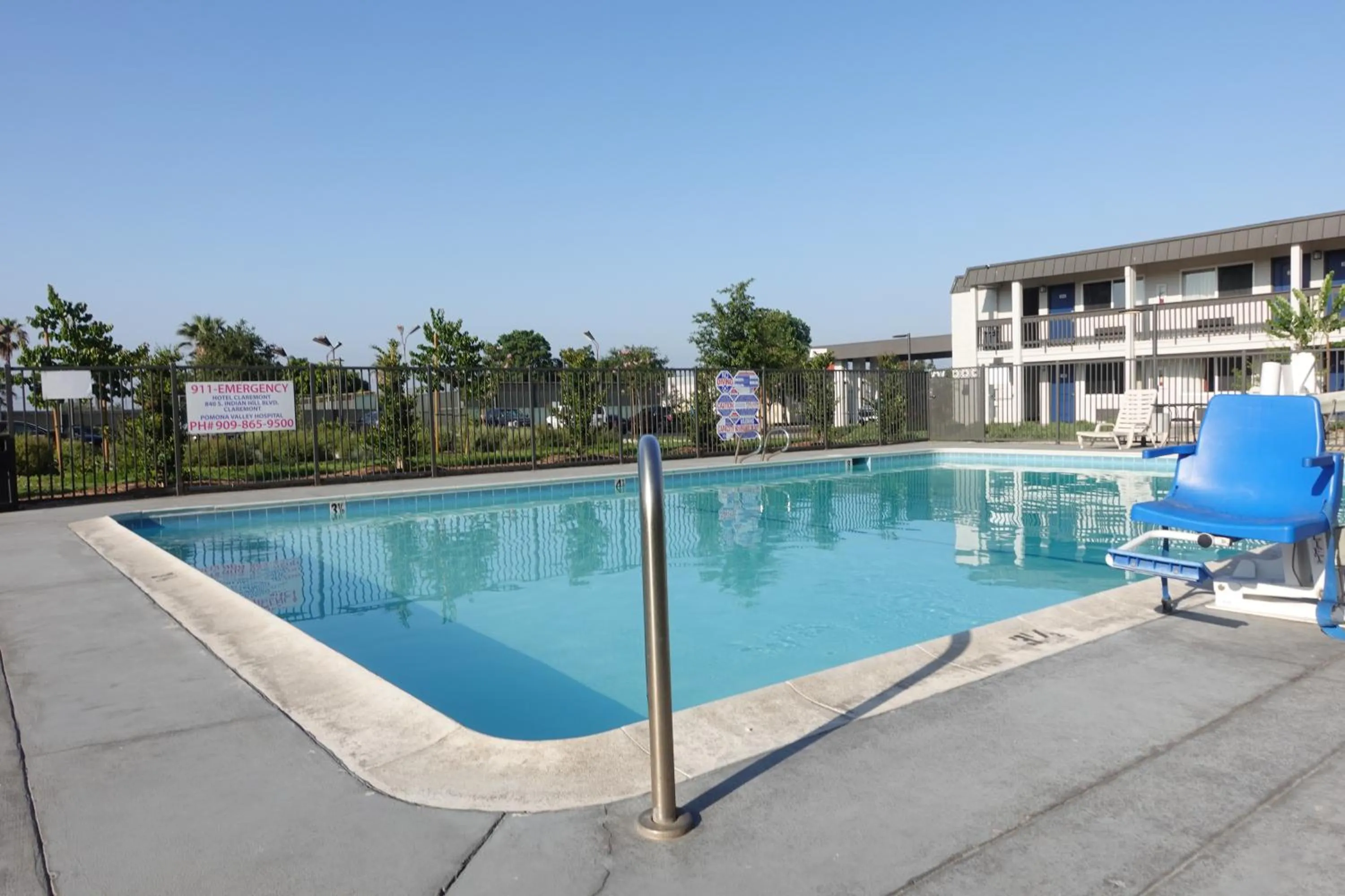 Swimming pool in Motel 6-Claremont, CA